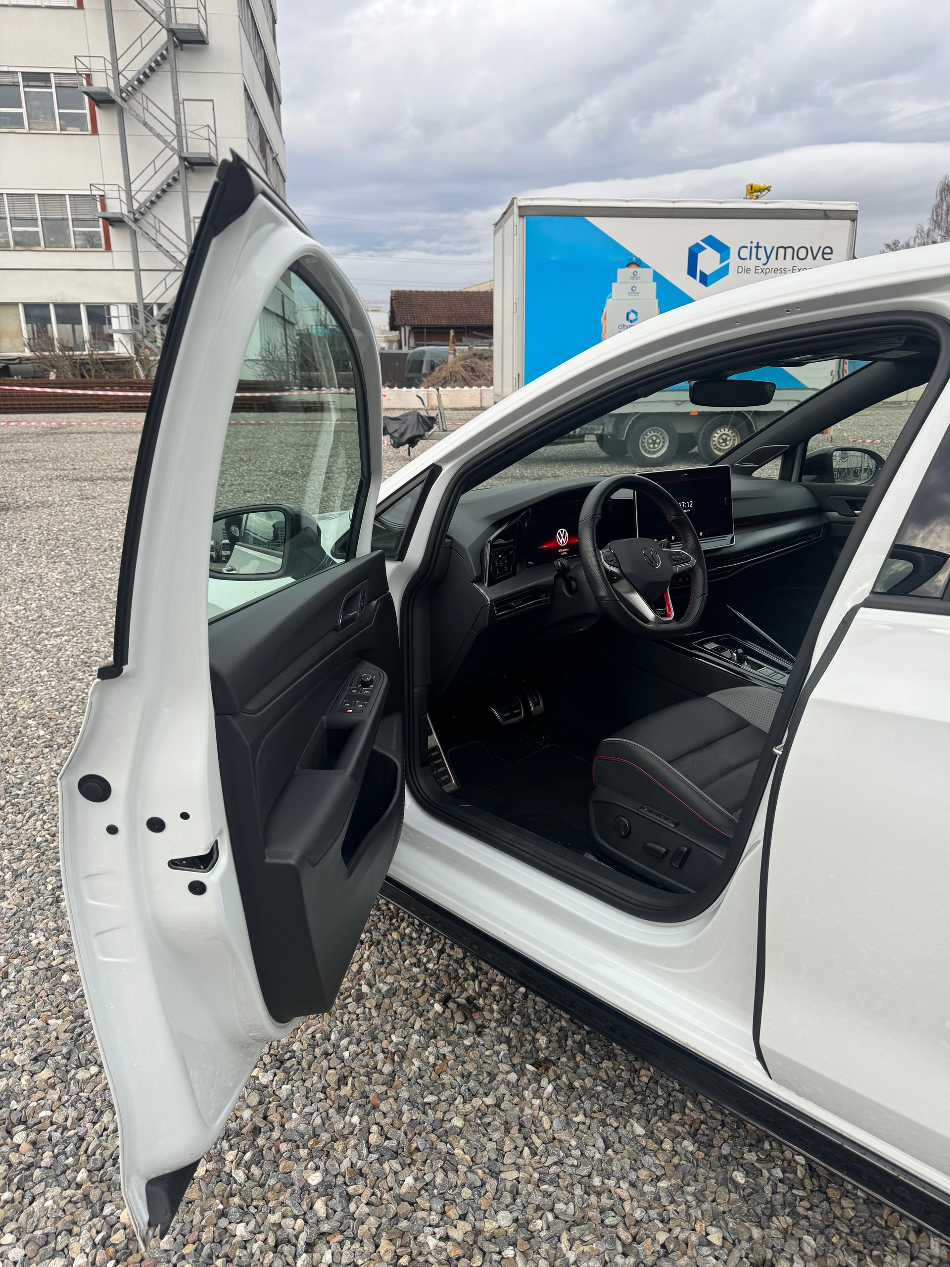 VW Golf 2.0 TSI GTI Clubsport DSG-image-8