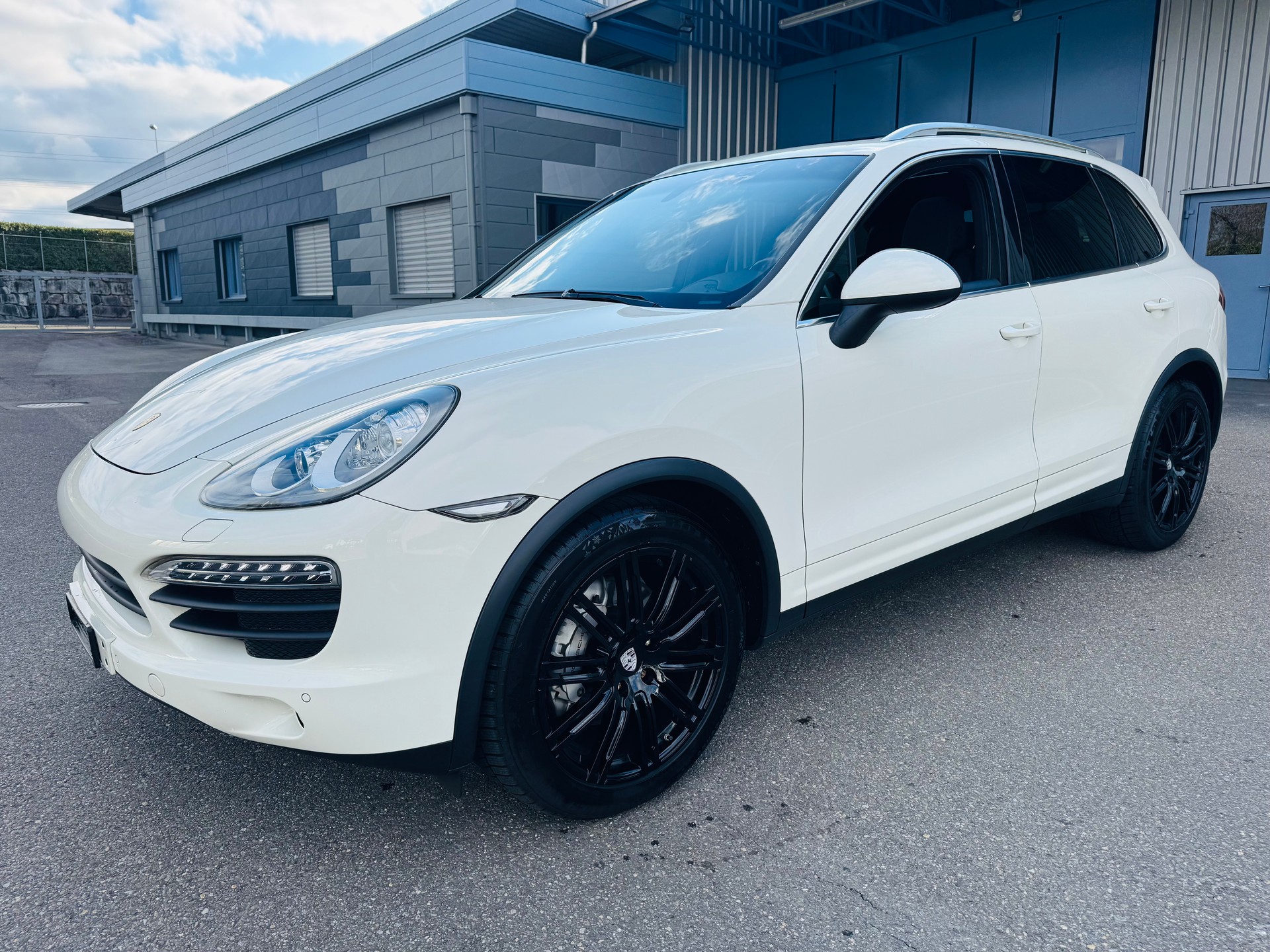 PORSCHE Cayenne S-image-14