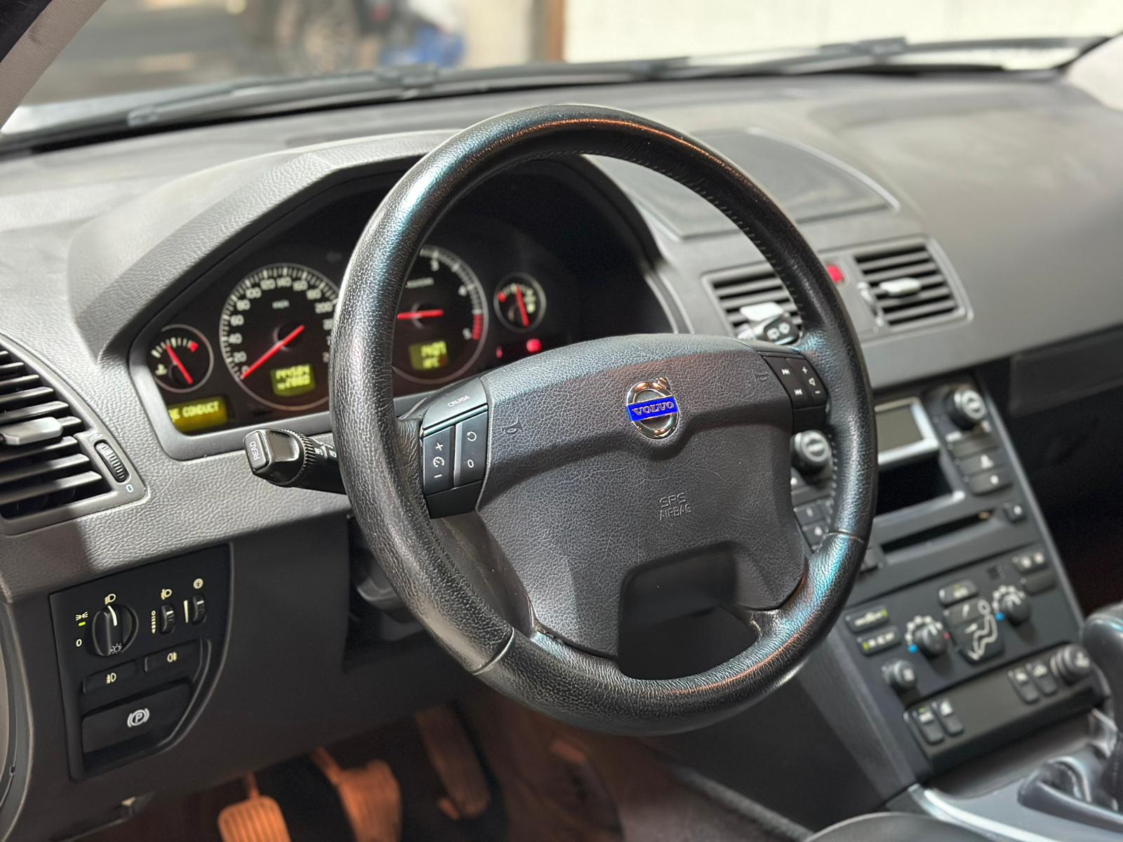 VOLVO XC90 D5 AWD Kinetic-image-7