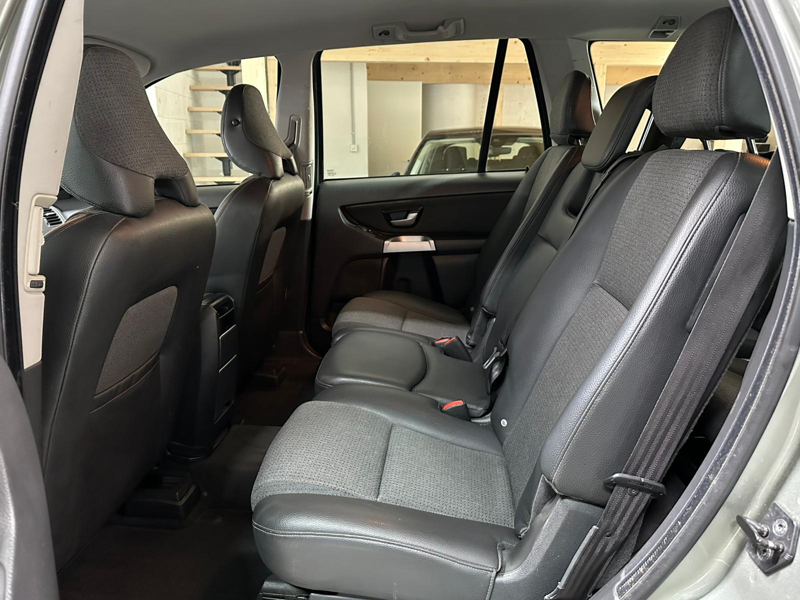 VOLVO XC90 D5 AWD Kinetic-image-13