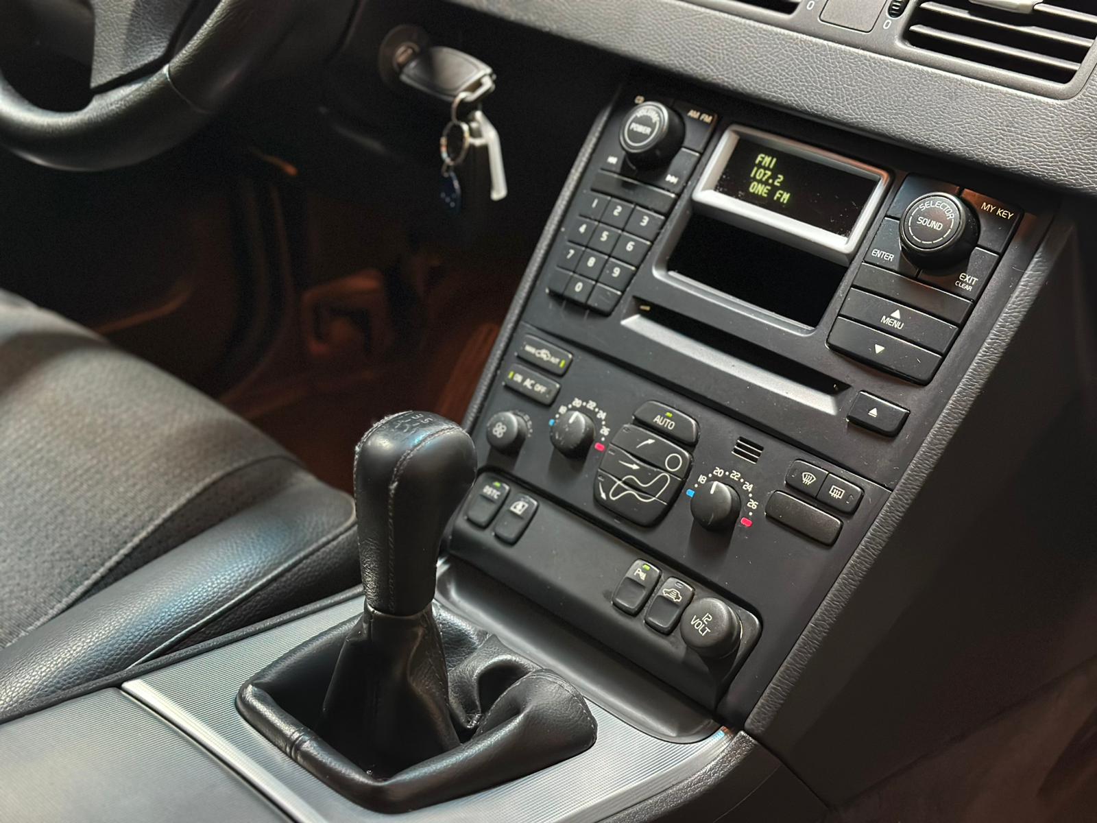 VOLVO XC90 D5 AWD Kinetic-image-8