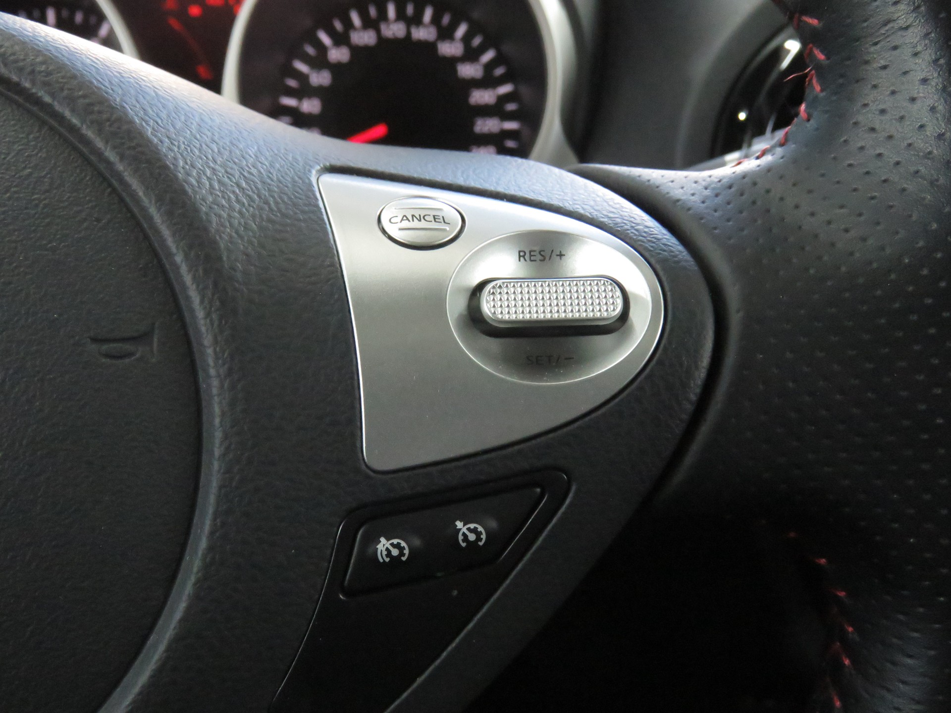 NISSAN Juke 1.6 DIG-T tekna 4x4 Xtronic M-CVT-image-23