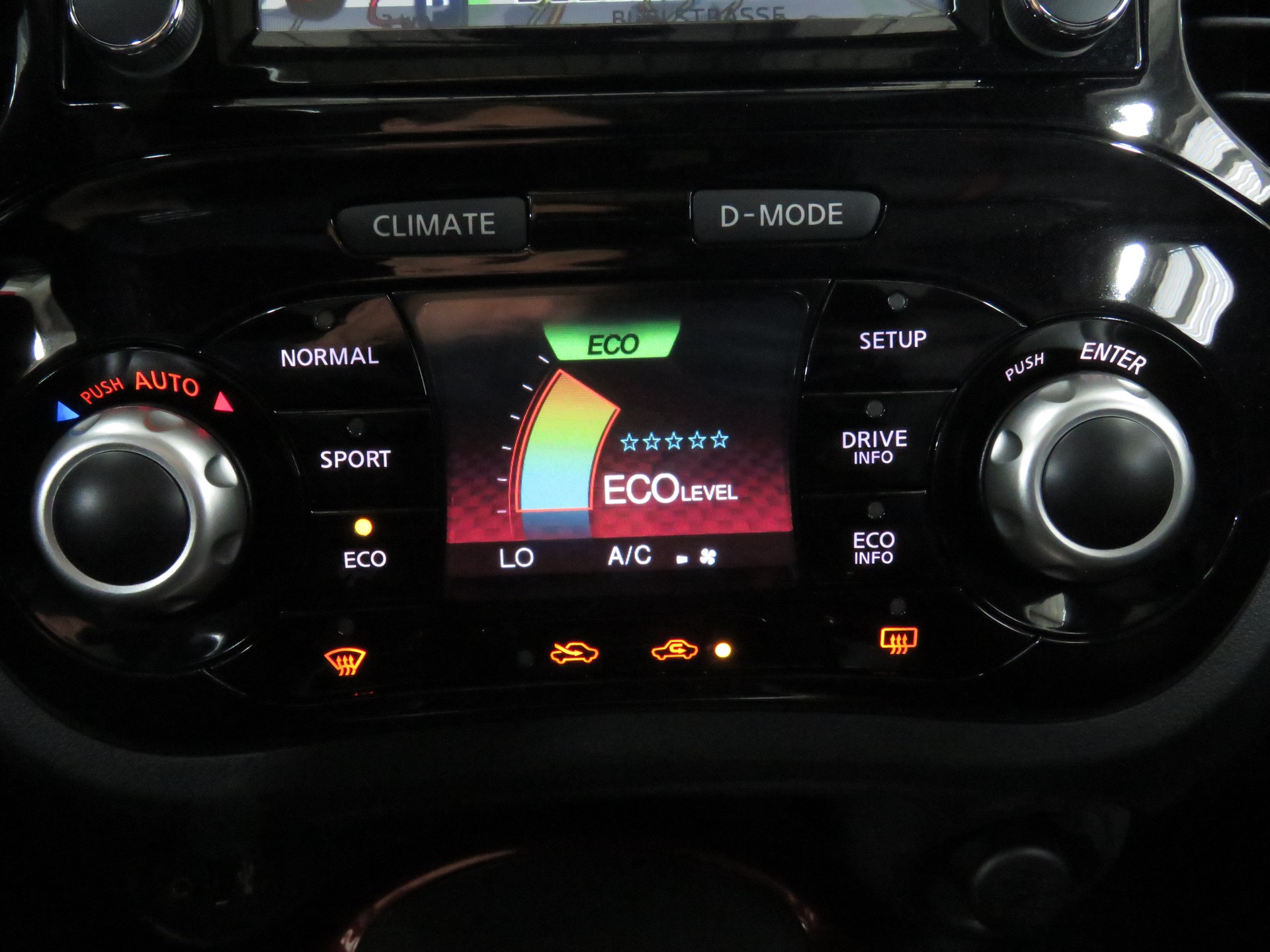 NISSAN Juke 1.6 DIG-T tekna 4x4 Xtronic M-CVT-image-20