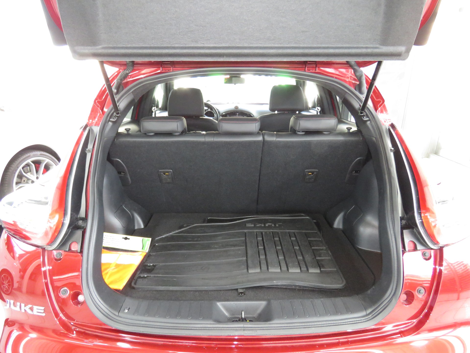 NISSAN Juke 1.6 DIG-T tekna 4x4 Xtronic M-CVT-image-9