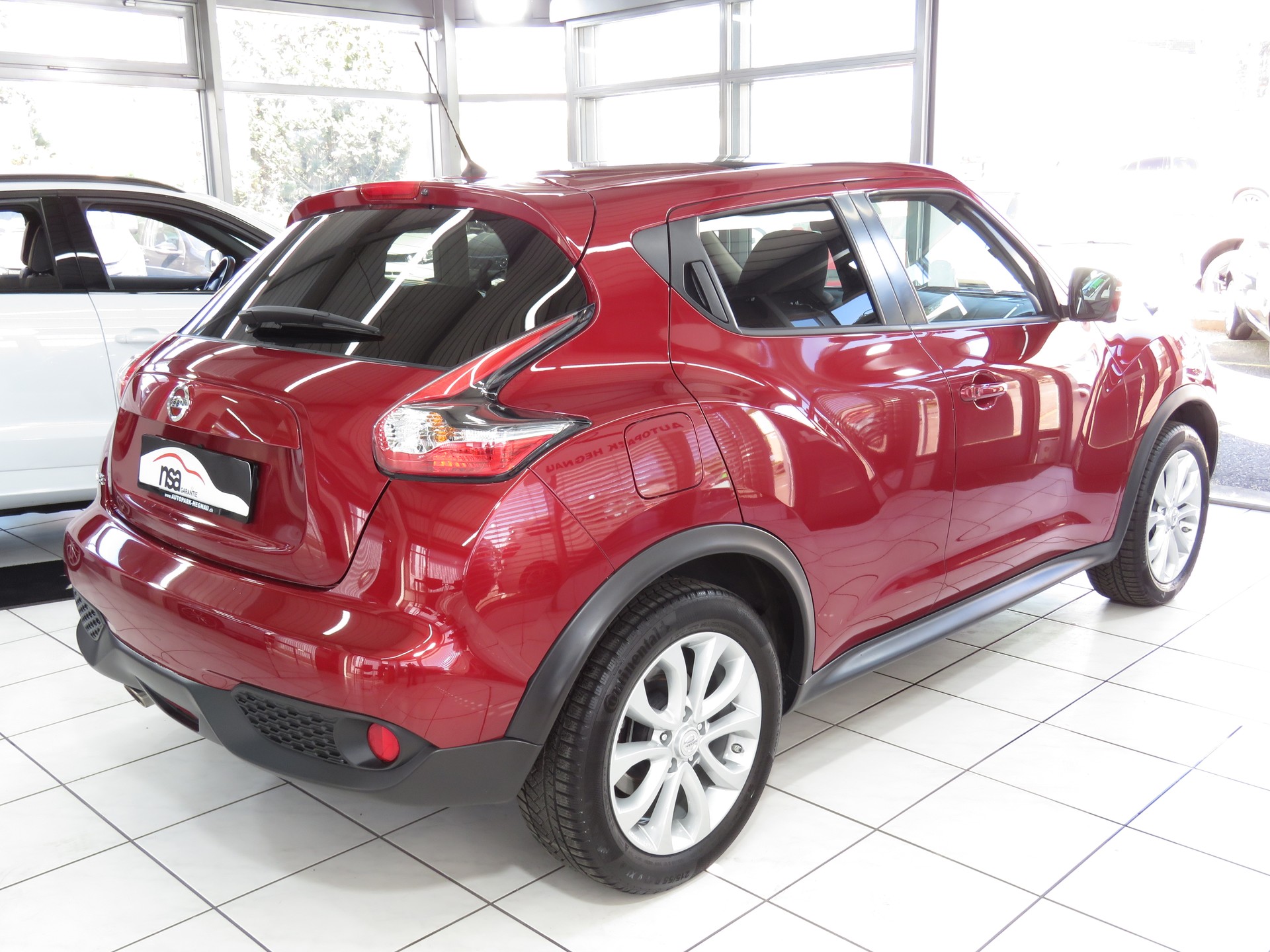NISSAN Juke 1.6 DIG-T tekna 4x4 Xtronic M-CVT-image-3