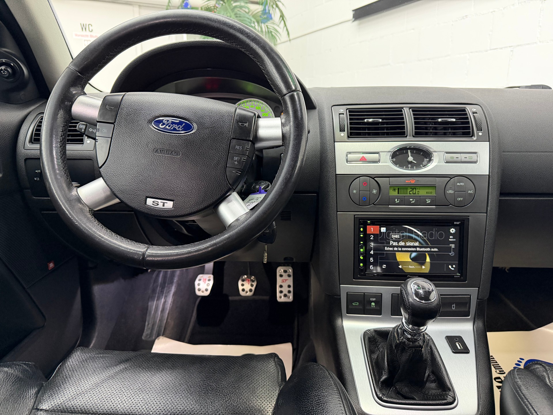 FORD Mondeo 3.0i V6 ST220⭐️-image-10