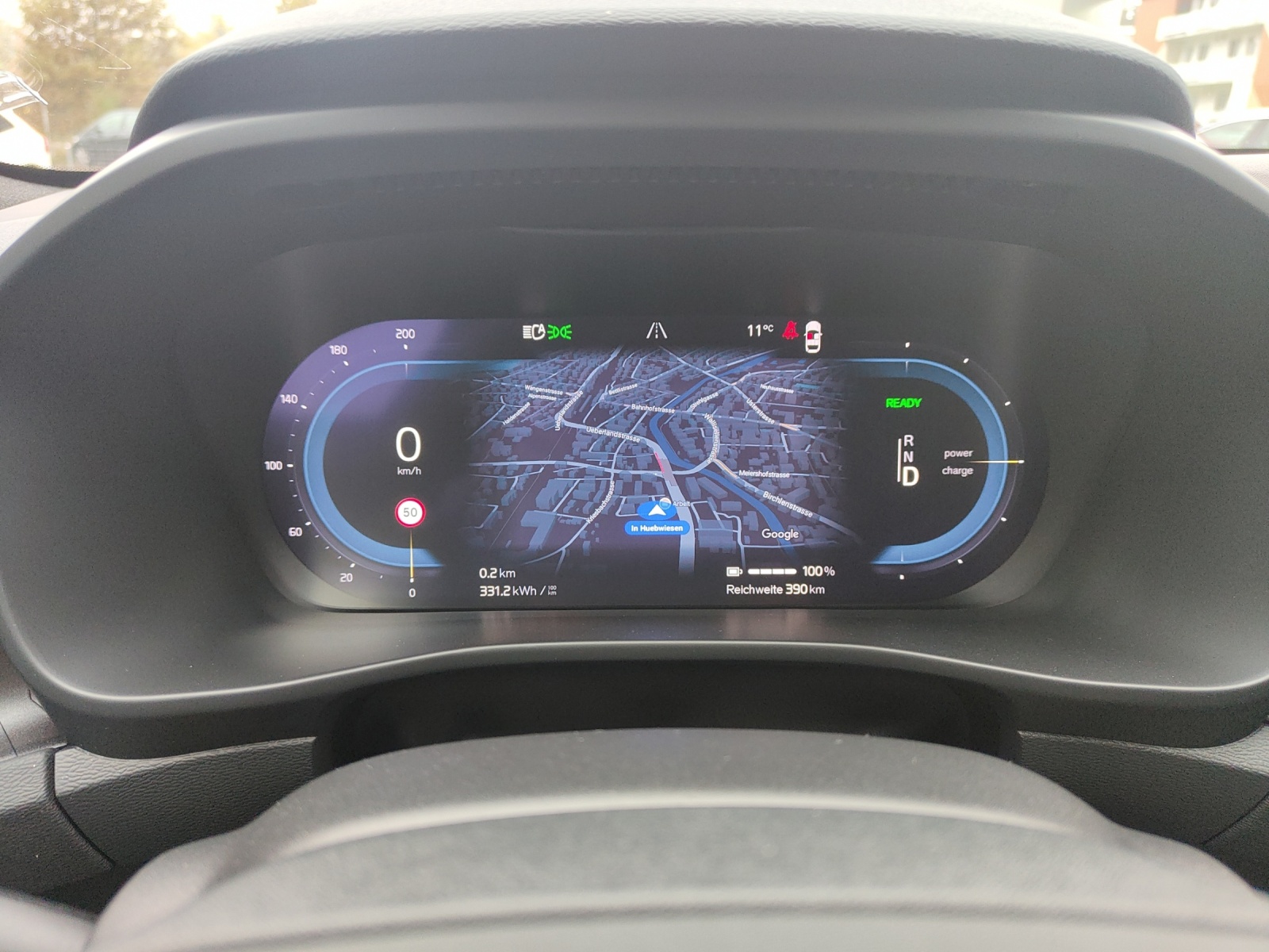 VOLVO XC40 E80 Twin Plus AWD-image-9