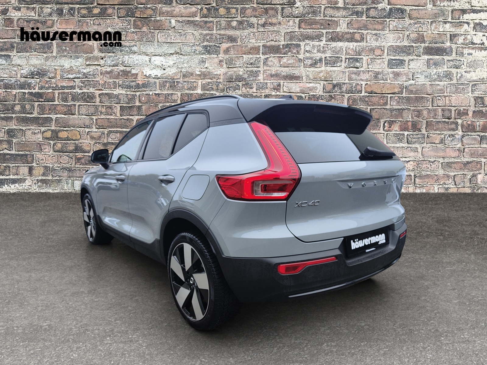VOLVO XC40 E80 Twin Plus AWD-image-2