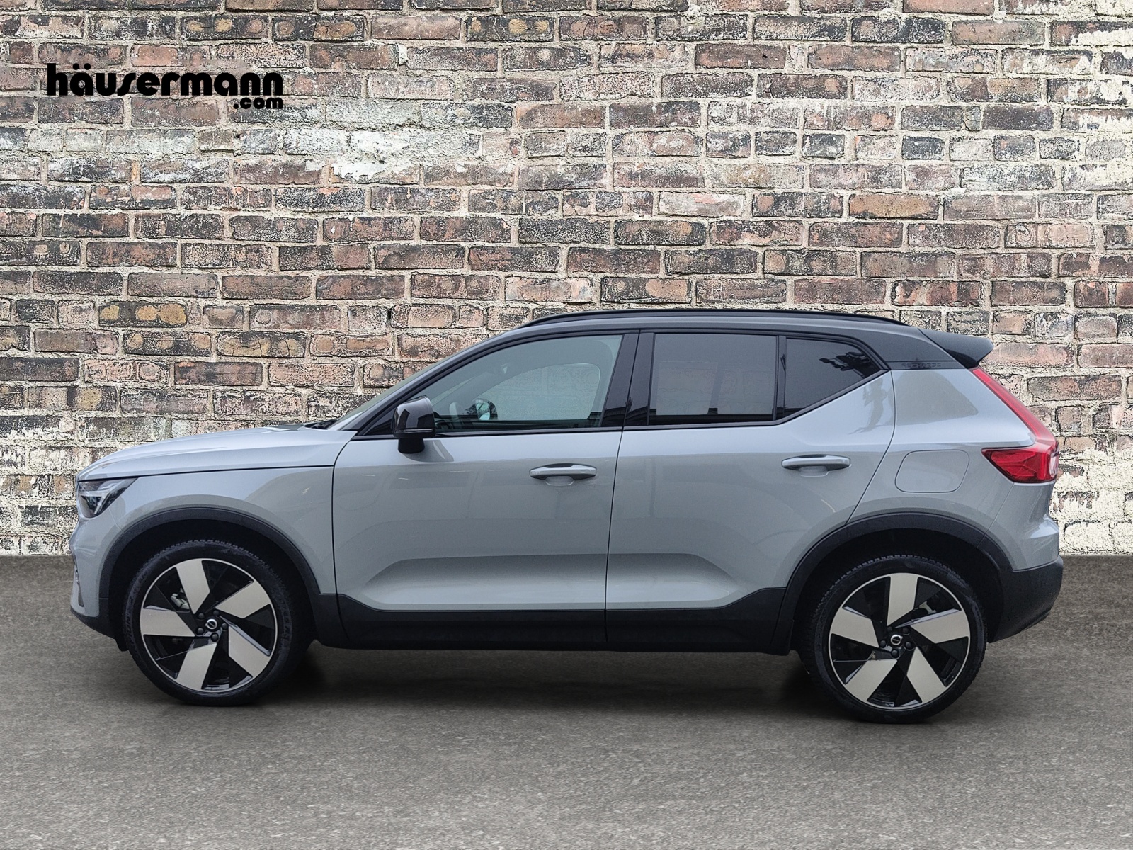 VOLVO XC40 E80 Twin Plus AWD-image-1