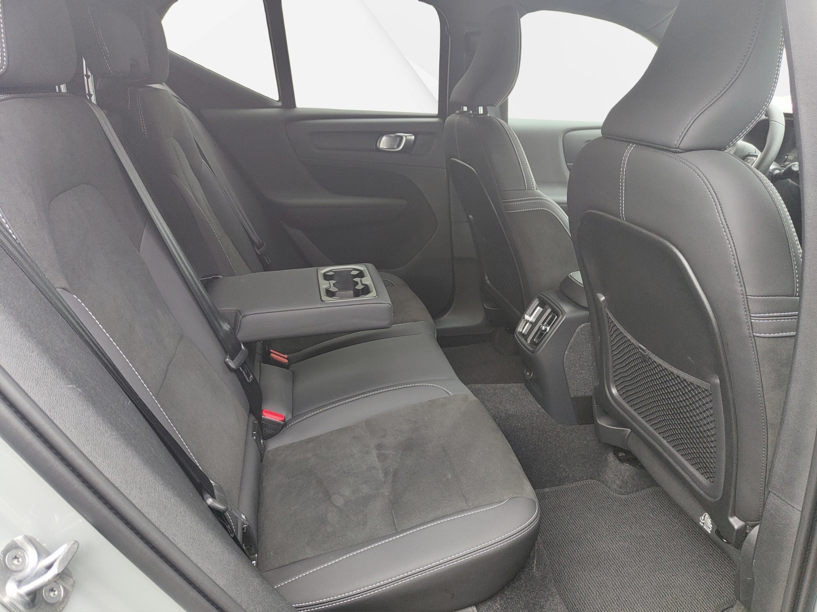 VOLVO XC40 E80 Twin Plus AWD-image-10