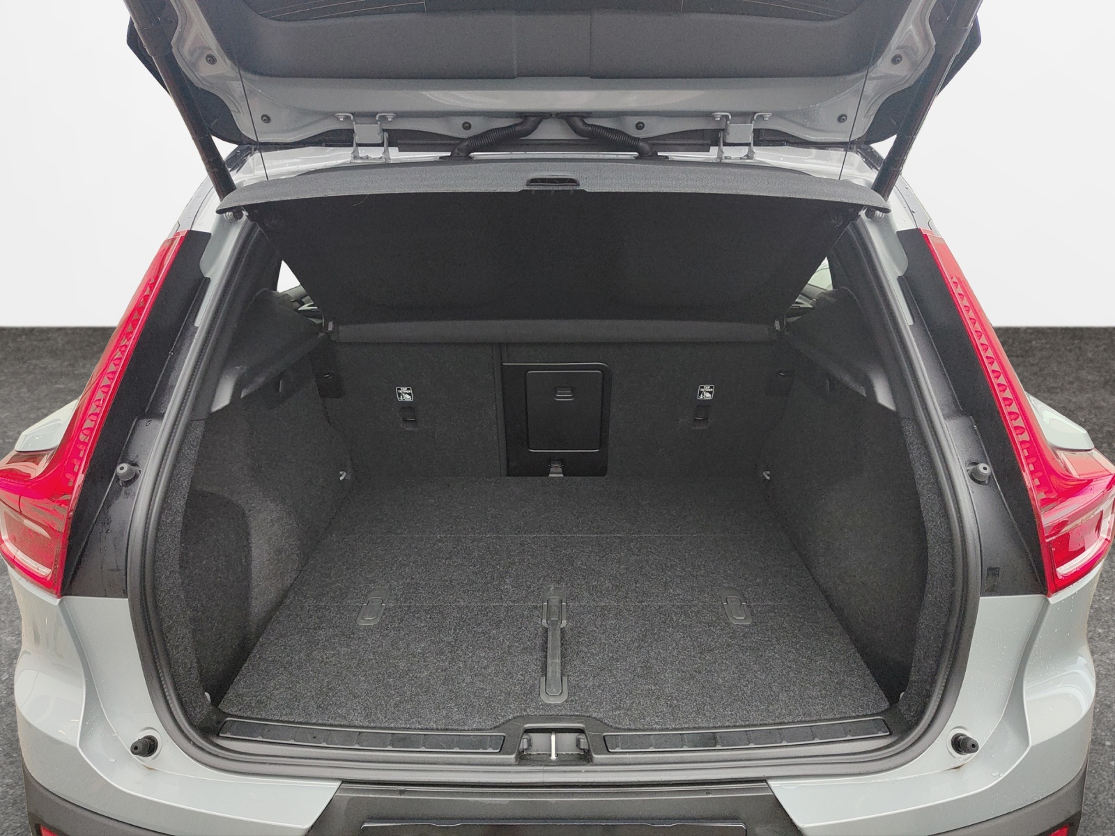VOLVO XC40 E80 Twin Plus AWD-image-14
