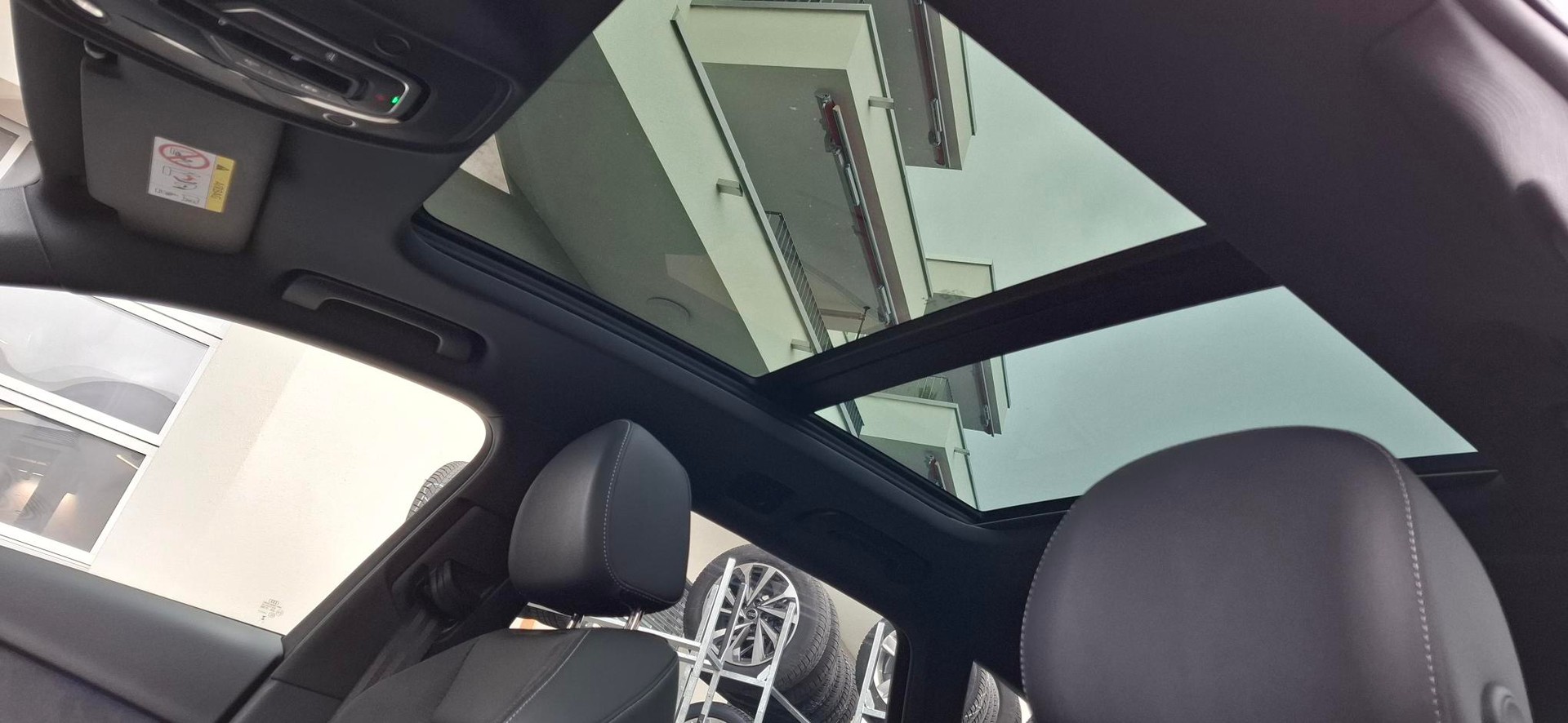 AUDI A4 Avant 40 TDI S line Attraction quattro S-tronic-image-10