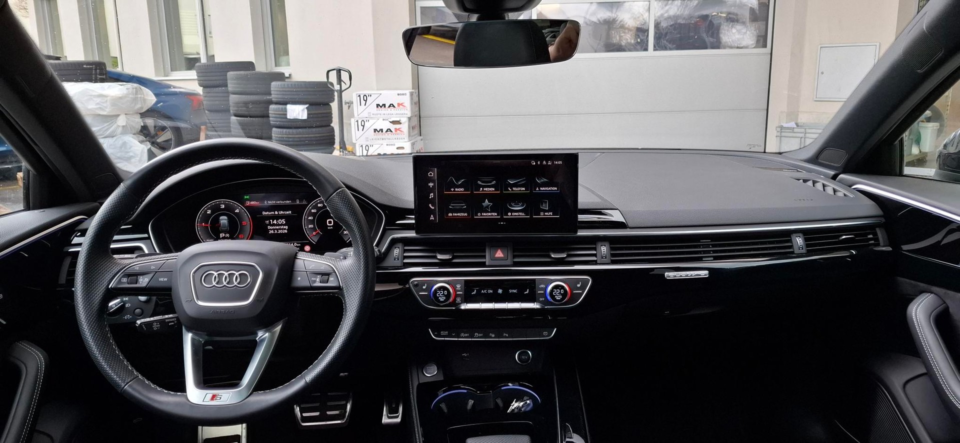 AUDI A4 Avant 40 TDI S line Attraction quattro S-tronic-image-11