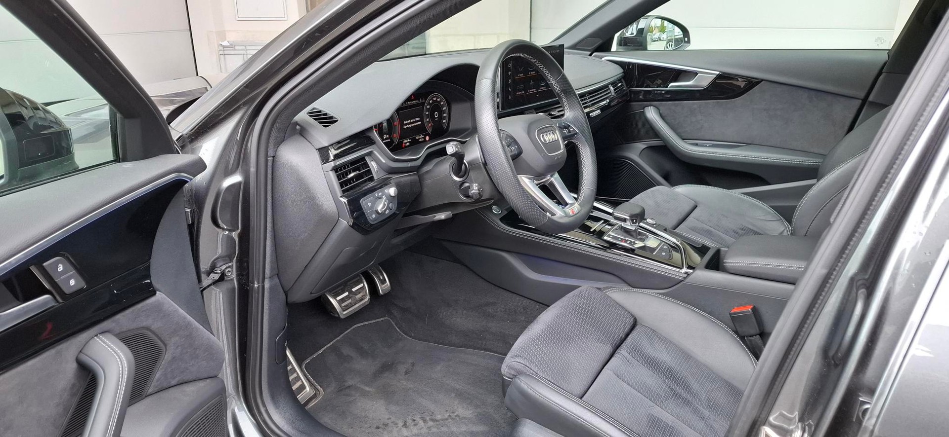 AUDI A4 Avant 40 TDI S line Attraction quattro S-tronic-image-7