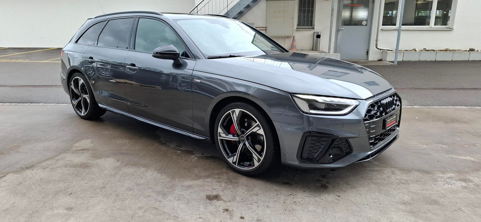 AUDI A4 Avant 40 TDI S line Attraction quattro S-tronic-image-5