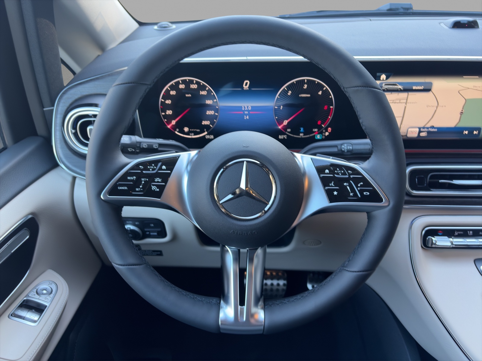 MERCEDES-BENZ Marco Polo 300 d 4M Automat-image-7
