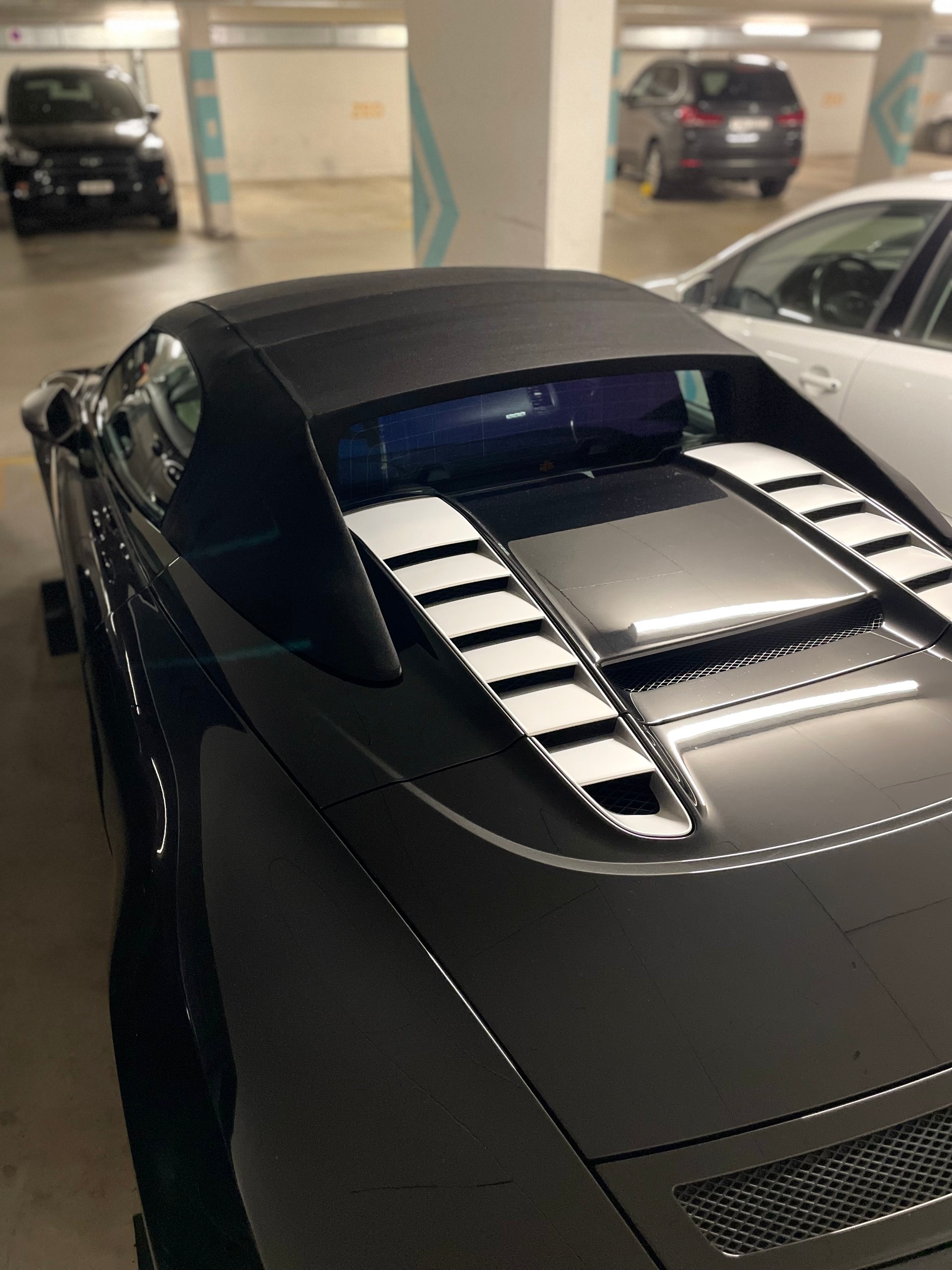 AUDI R8 Spyder 5.2 S-Tronic-image-14