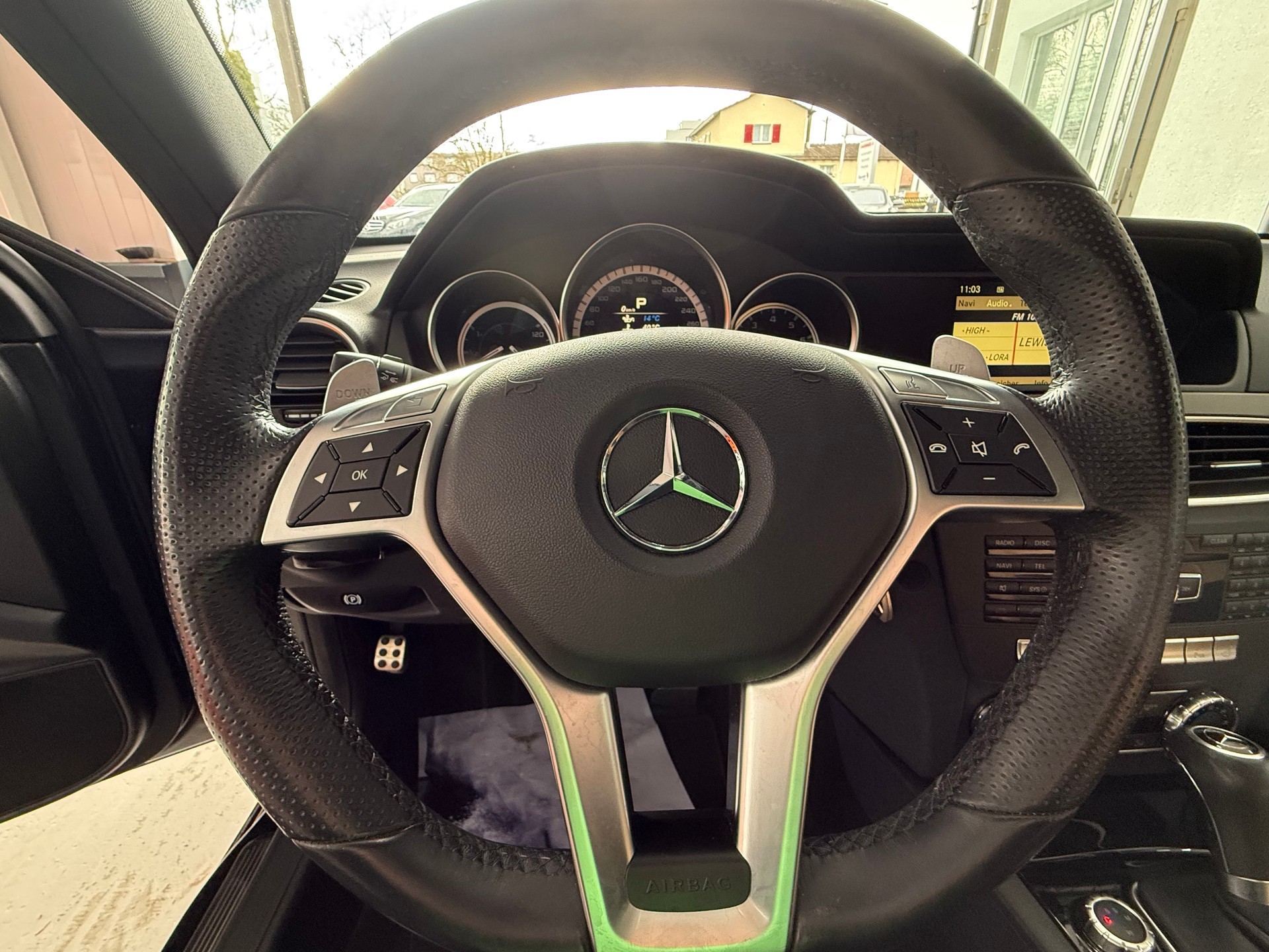 MERCEDES-BENZ C 63 AMG-image-12