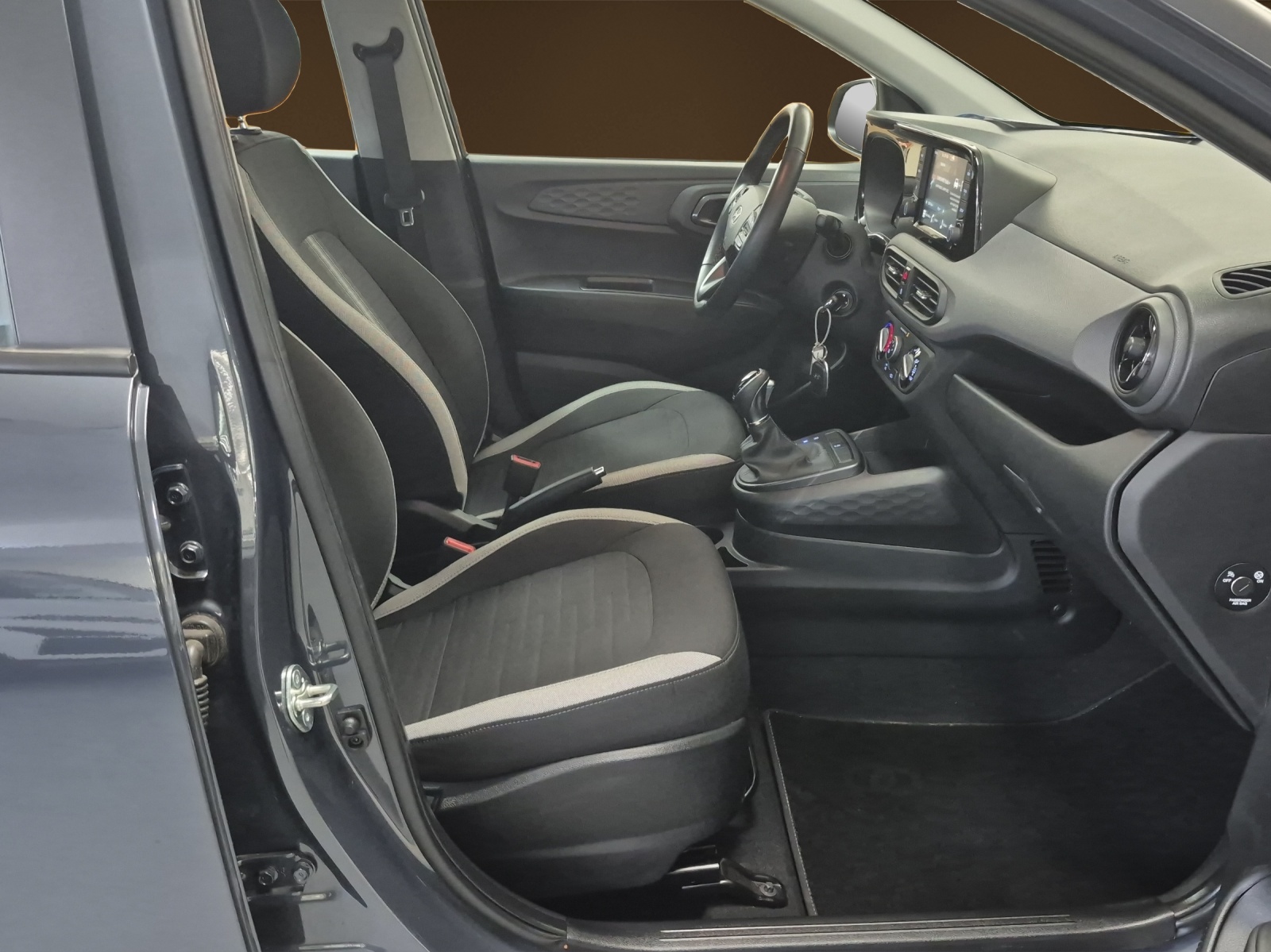 HYUNDAI i10 1.0 Origo Automat-image-8
