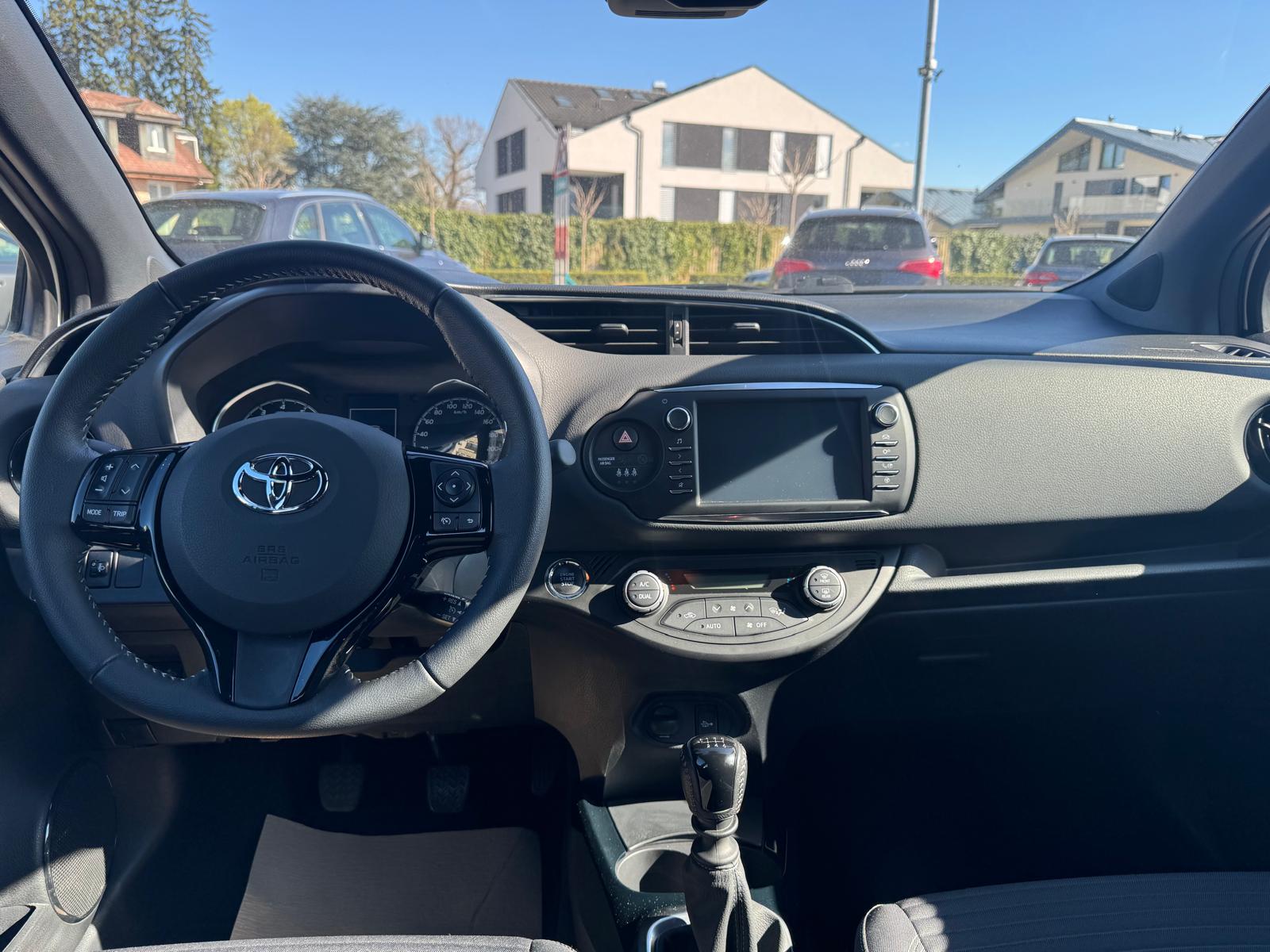 TOYOTA Yaris 1.5 Trend-image-10