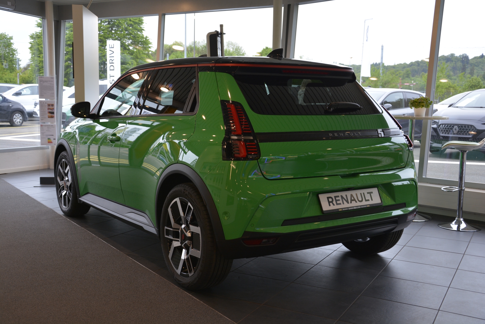 RENAULT R5 E-TECH ELECTRIC techno 150PS Comfort Range-image-1