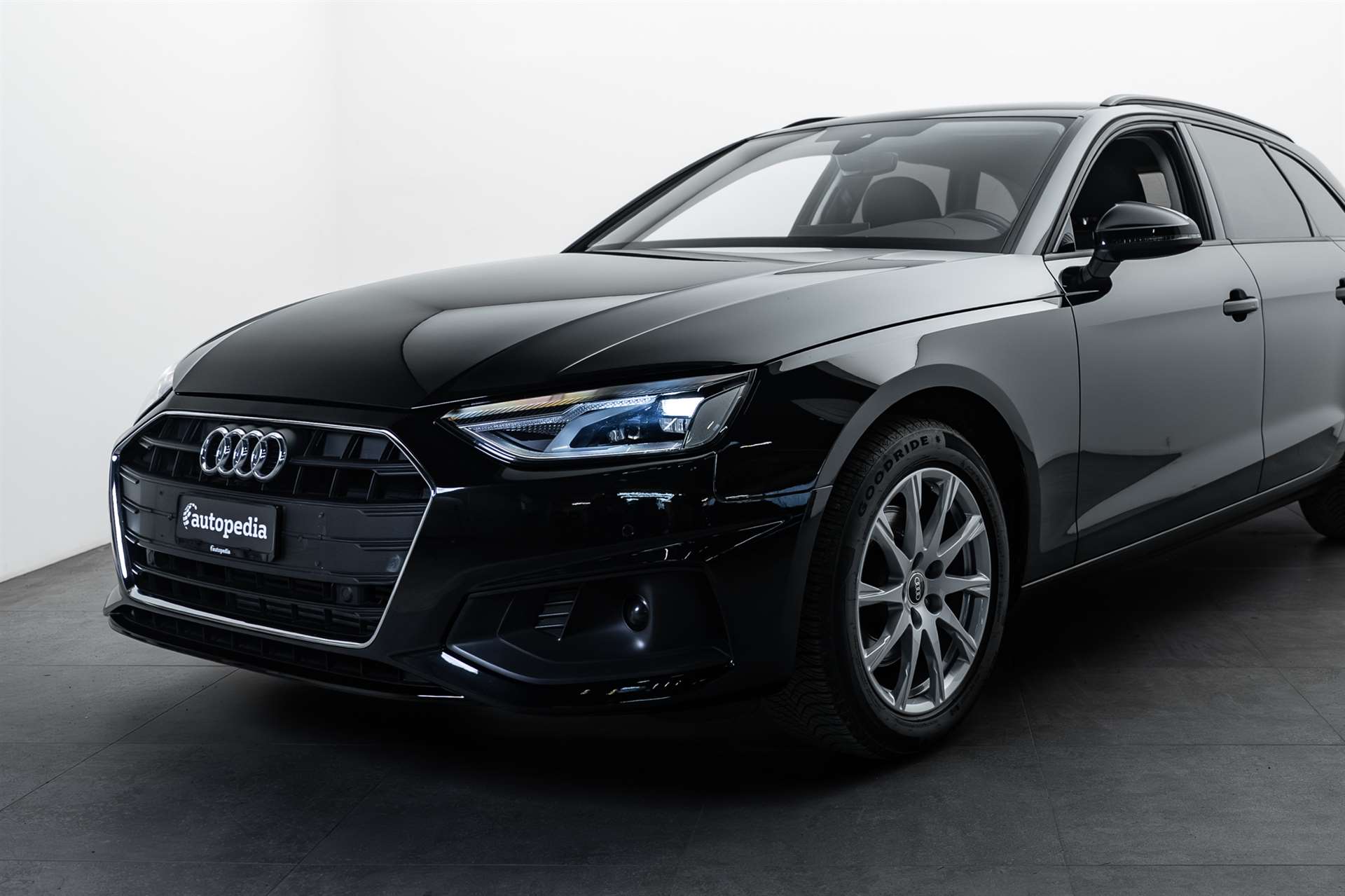 AUDI A4 Avant 35 TFSI S-tronic Automat-showroom-element-1