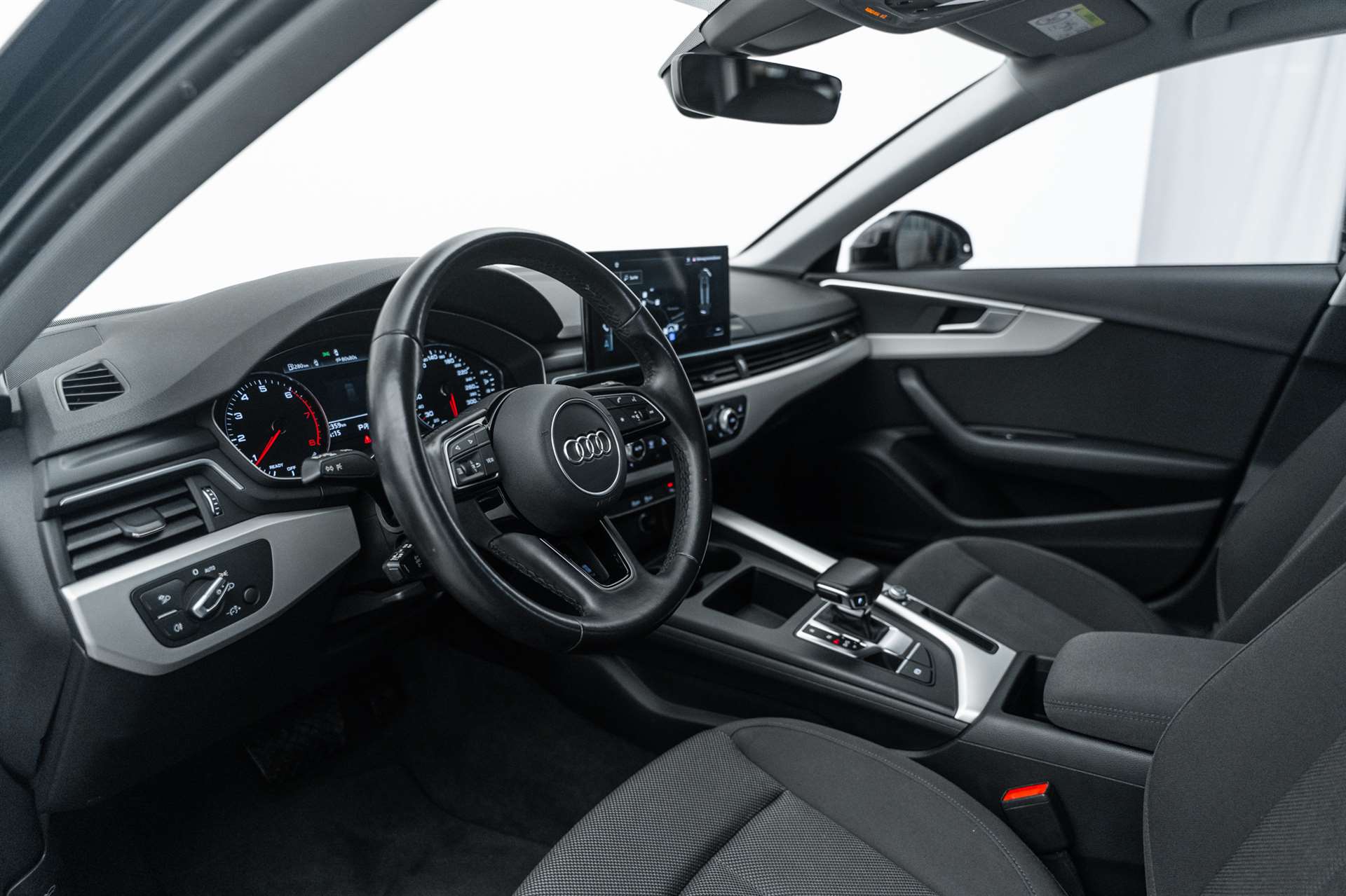AUDI A4 Avant 35 TFSI S-tronic Automat-image-7
