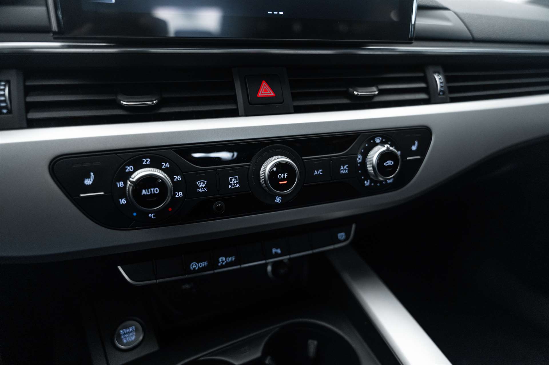 AUDI A4 Avant 35 TFSI S-tronic Automat-image-23
