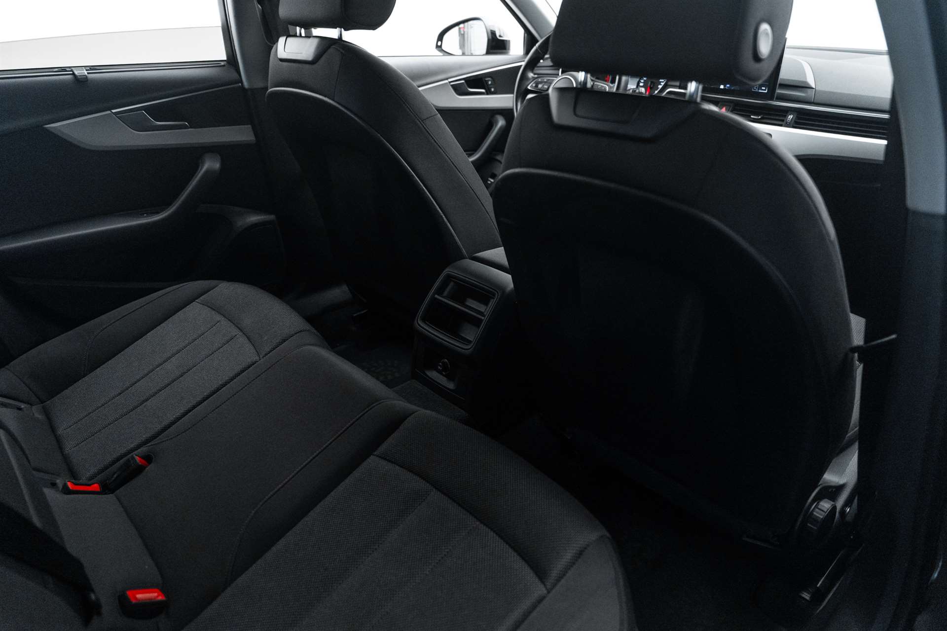 AUDI A4 Avant 35 TFSI S-tronic Automat-image-13