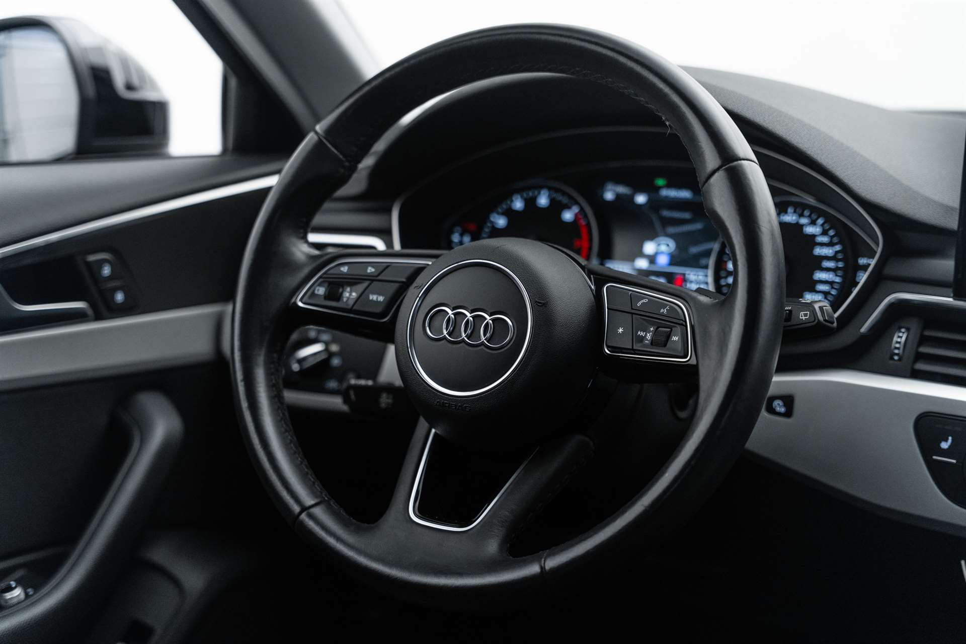 AUDI A4 Avant 35 TFSI S-tronic Automat-image-9