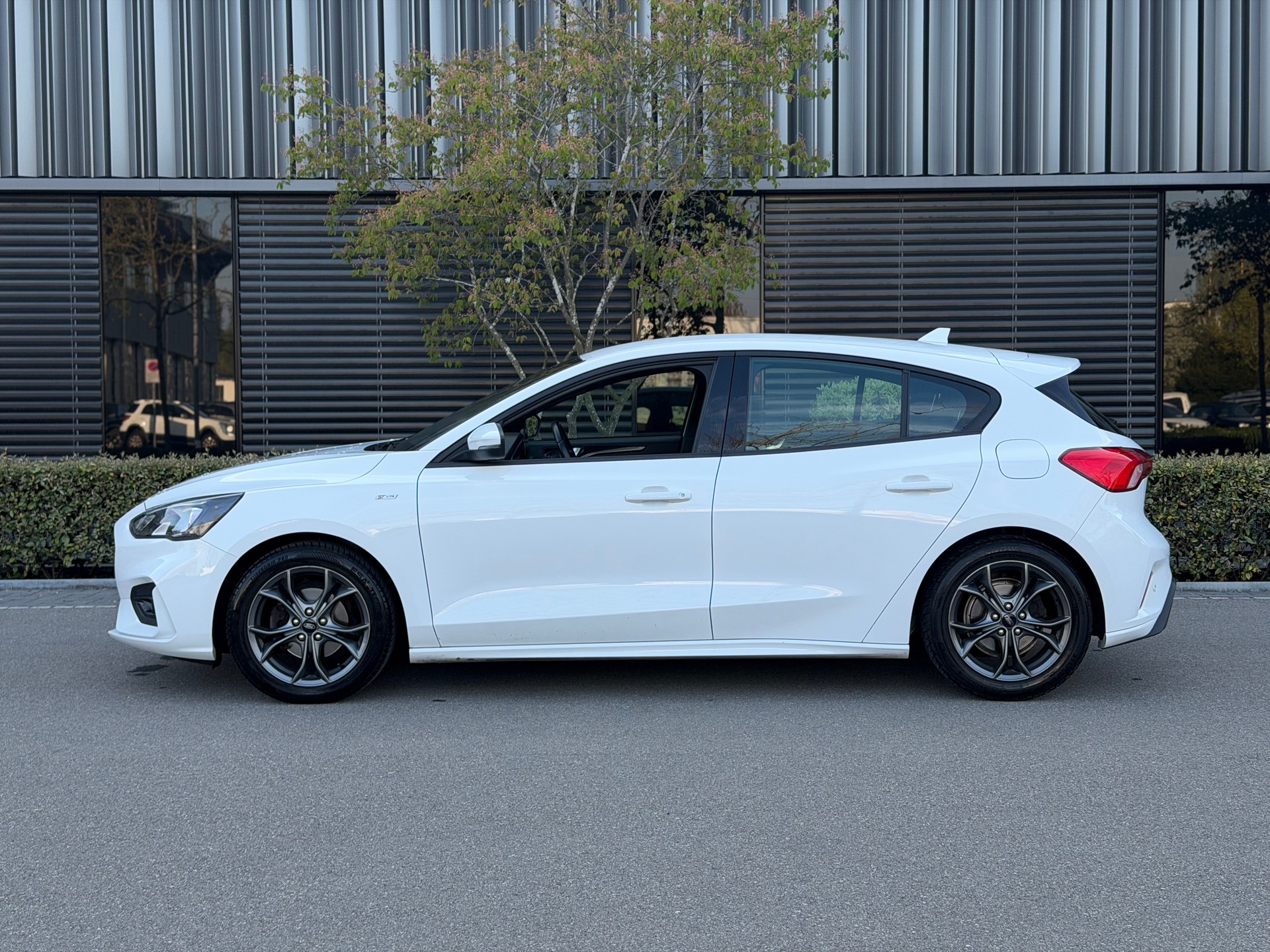 FORD Focus 1.0 SCTi ST Line-image-1