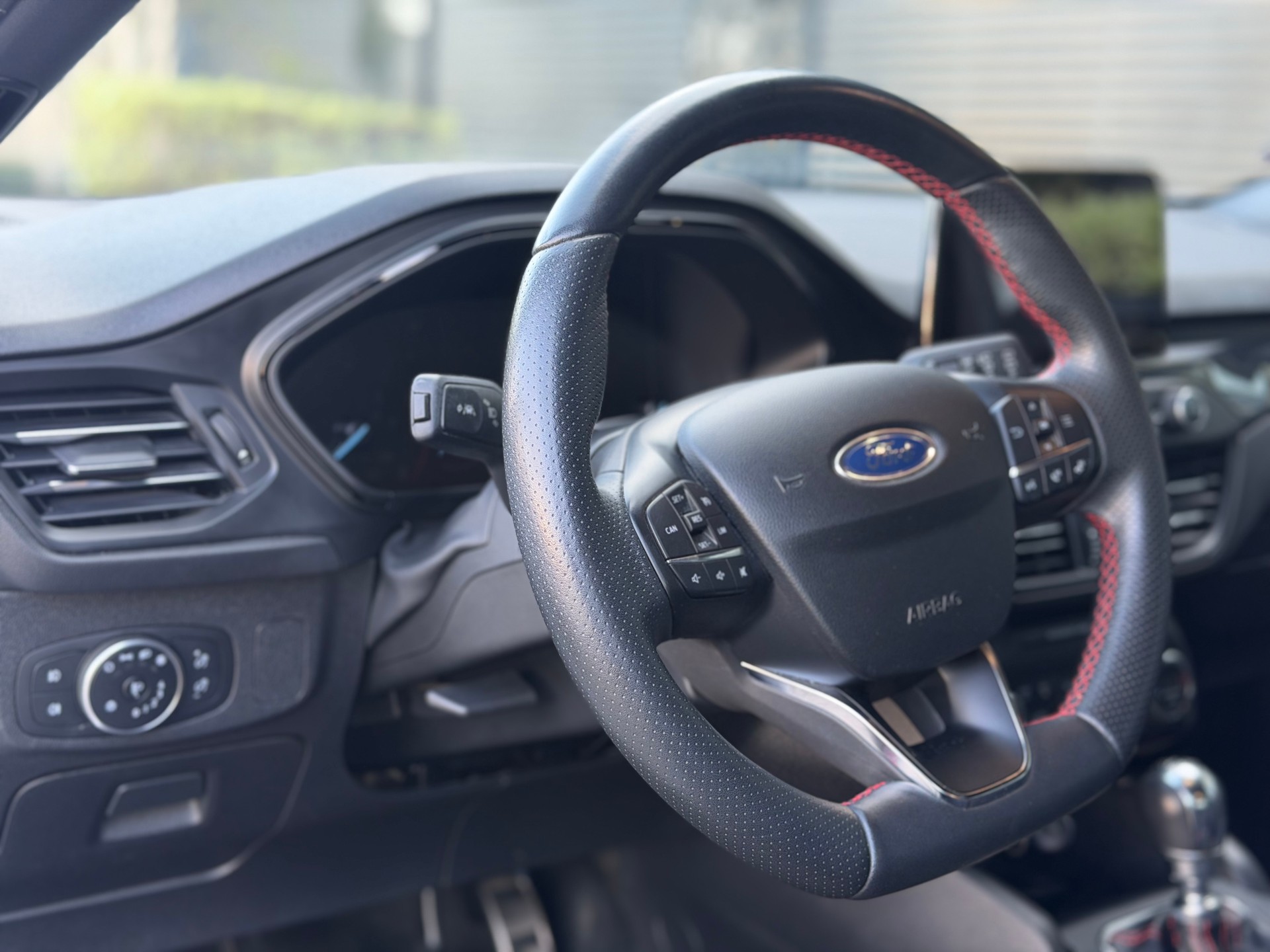 FORD Focus 1.0 SCTi ST Line-image-11