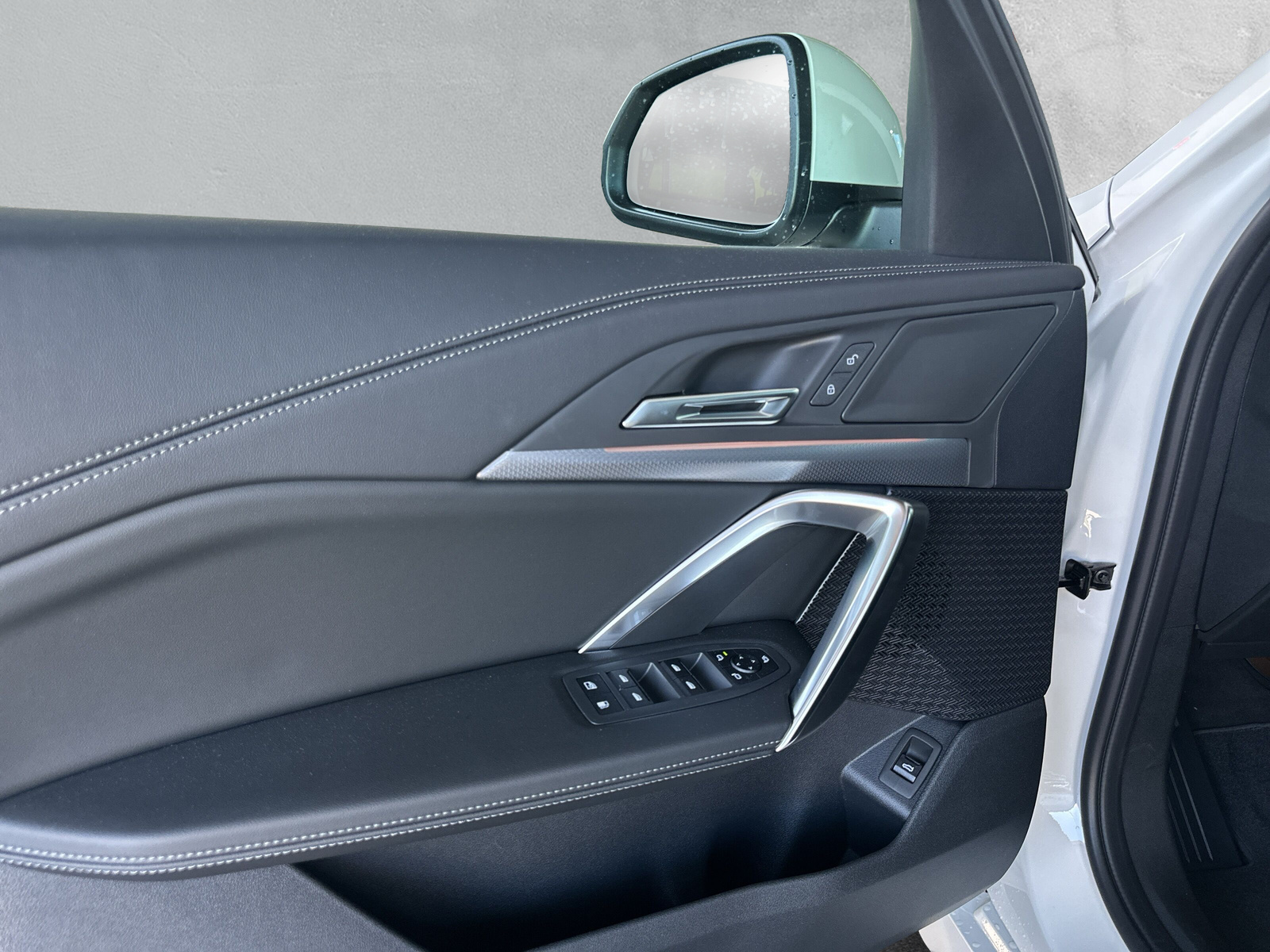 BMW X1 xDrive 25e M Sport-image-16