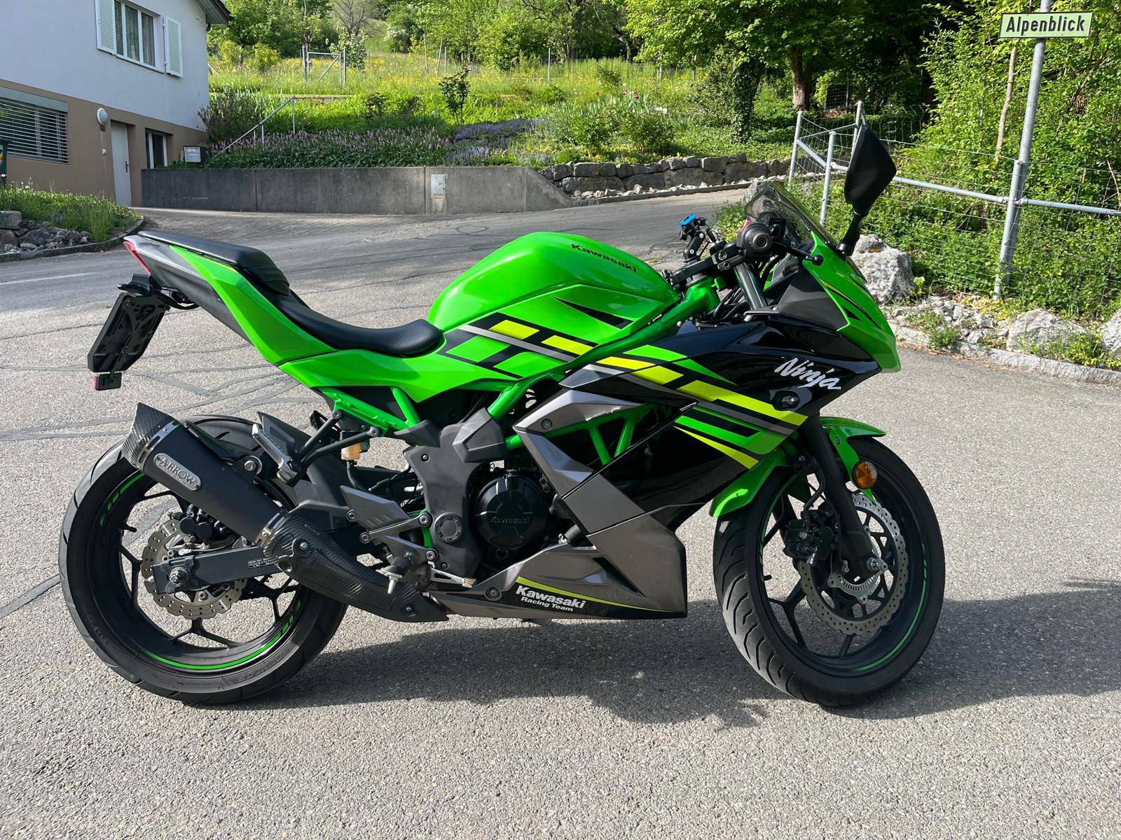 KAWASAKI Ninja 125 ABS