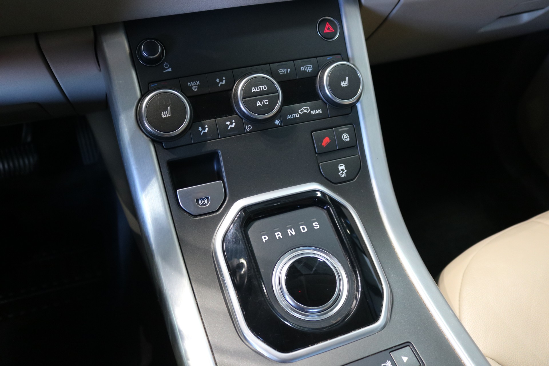 LAND ROVER Range Rover Evoque 2.0 TD4 HSE Dynamic AT9-image-45