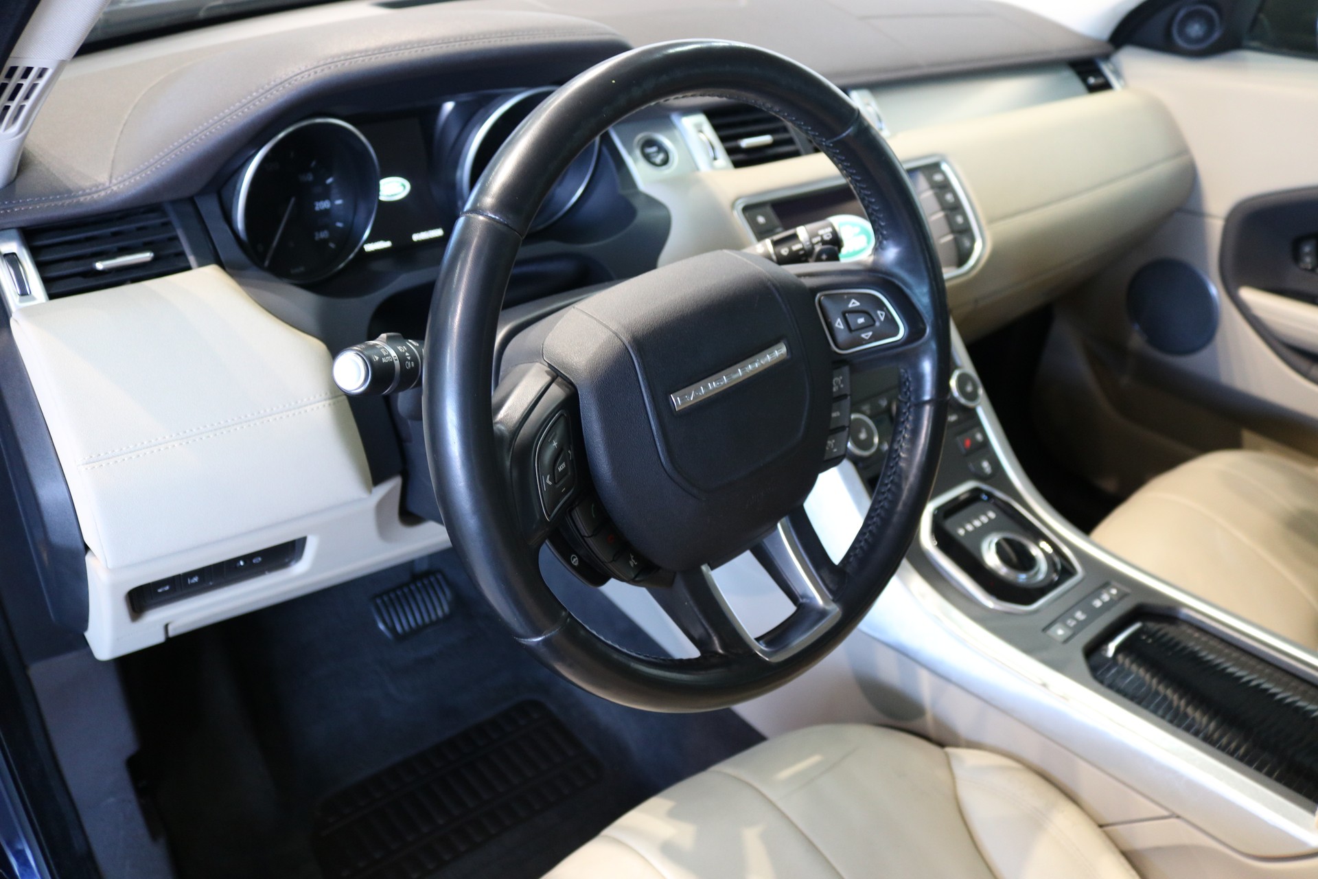 LAND ROVER Range Rover Evoque 2.0 TD4 HSE Dynamic AT9-image-43