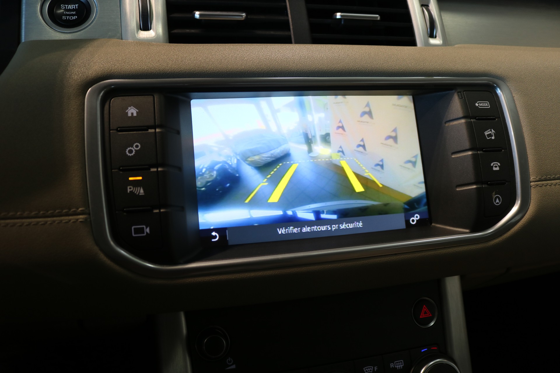 LAND ROVER Range Rover Evoque 2.0 TD4 HSE Dynamic AT9-image-47