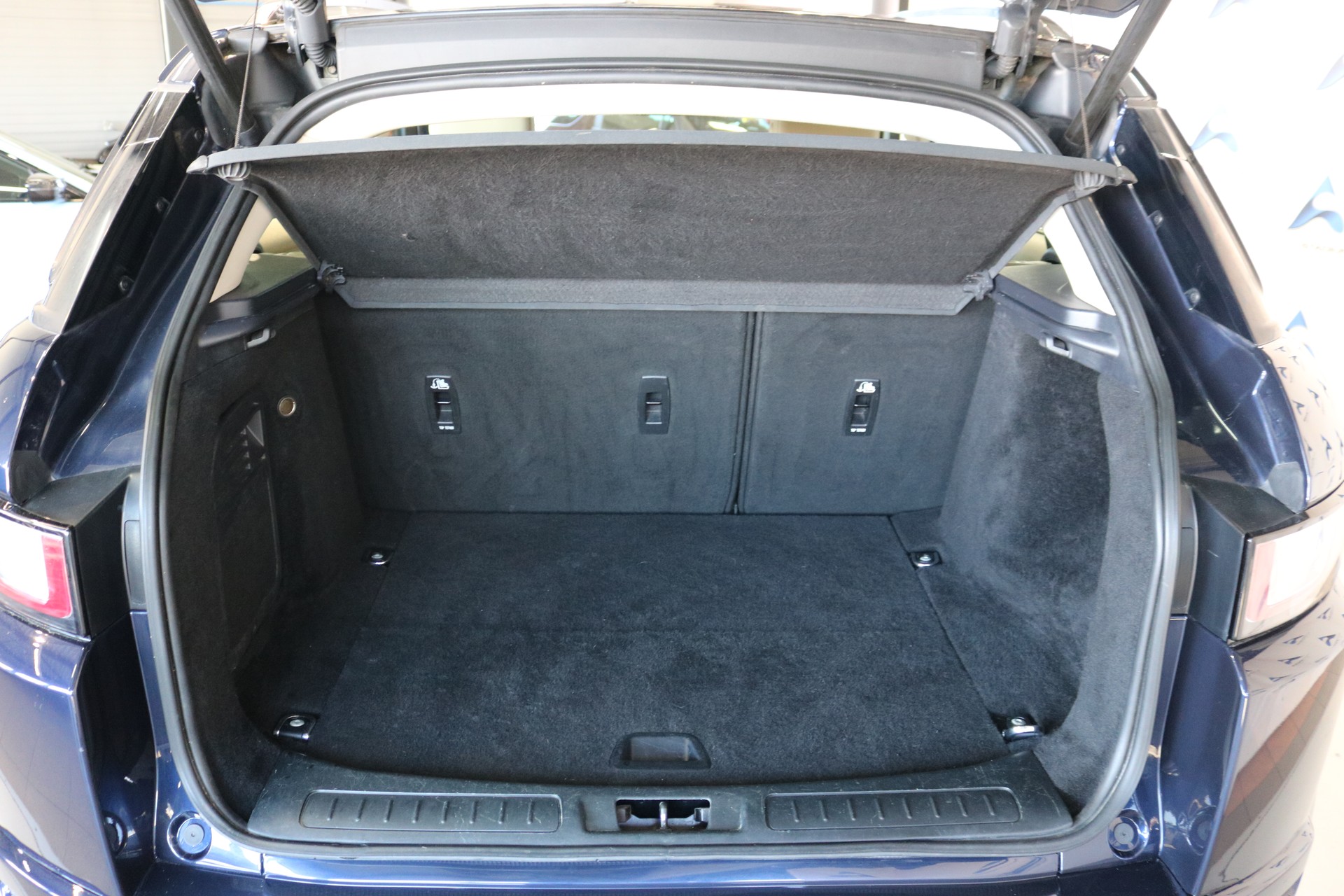 LAND ROVER Range Rover Evoque 2.0 TD4 HSE Dynamic AT9-image-36