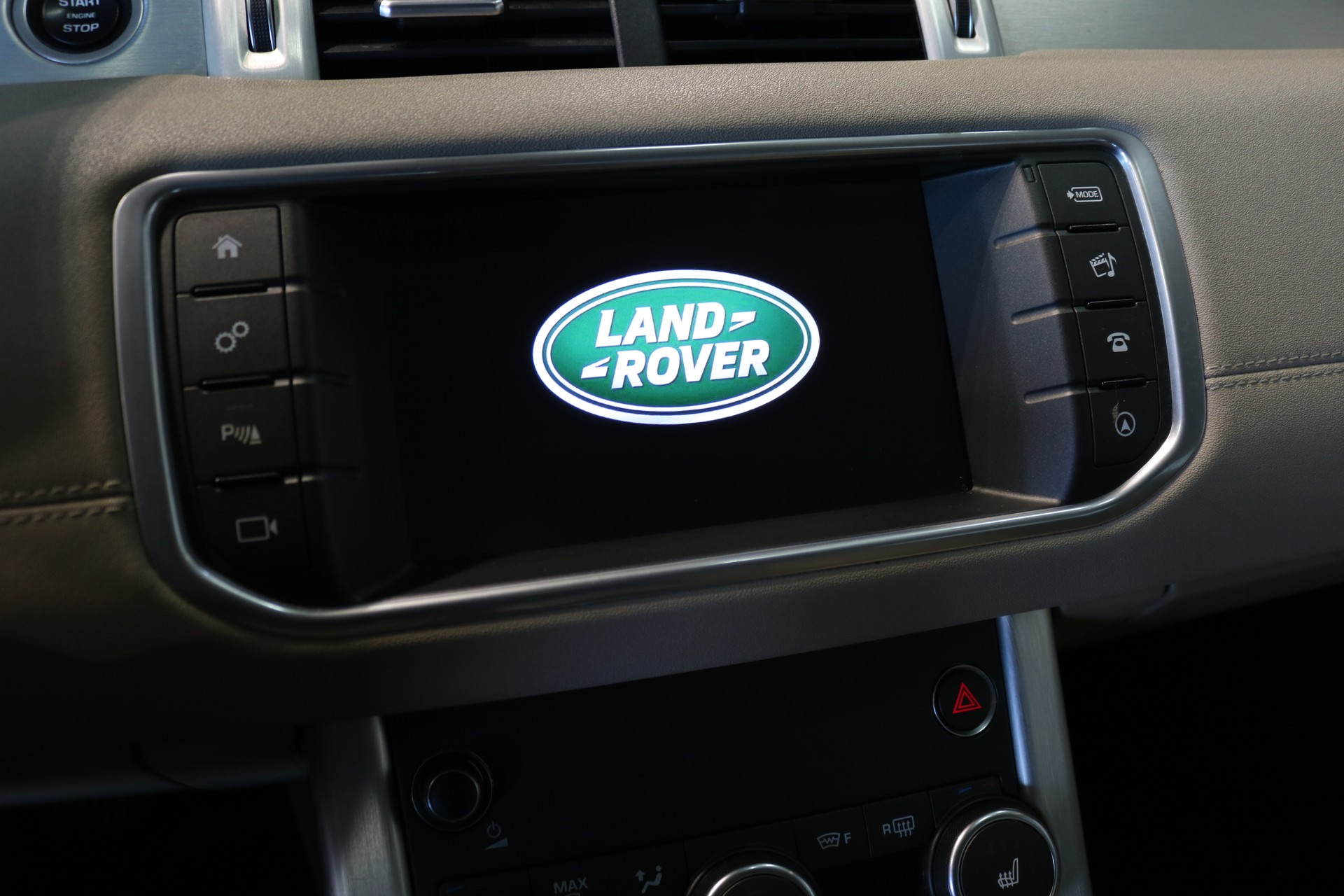 LAND ROVER Range Rover Evoque 2.0 TD4 HSE Dynamic AT9-image-46