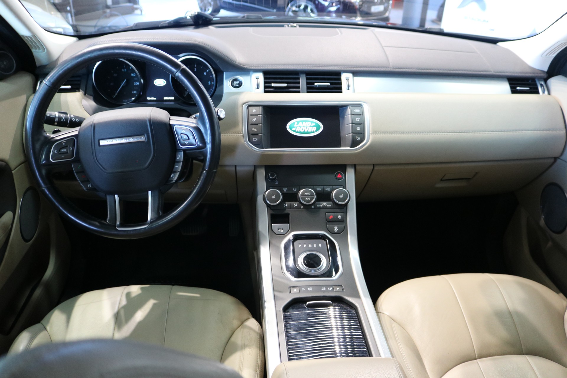 LAND ROVER Range Rover Evoque 2.0 TD4 HSE Dynamic AT9-image-1