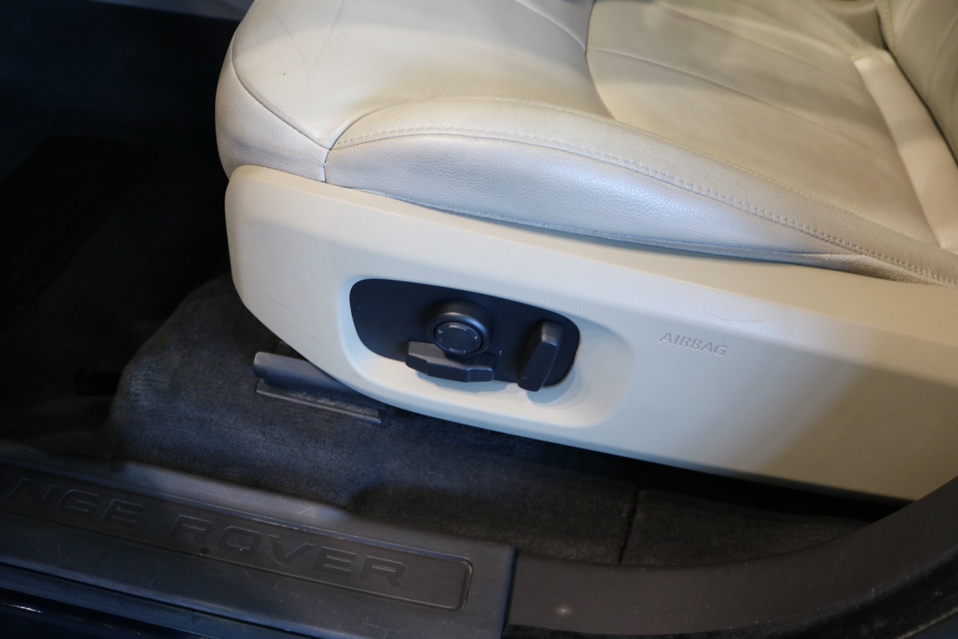 LAND ROVER Range Rover Evoque 2.0 TD4 HSE Dynamic AT9-image-42
