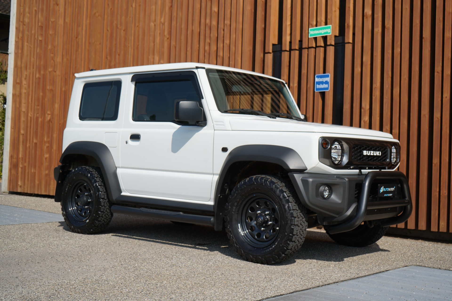 SUZUKI JIMNY 1.5 COMPACT TOP 4x4 AUTOMAT l 102 PS-image-10