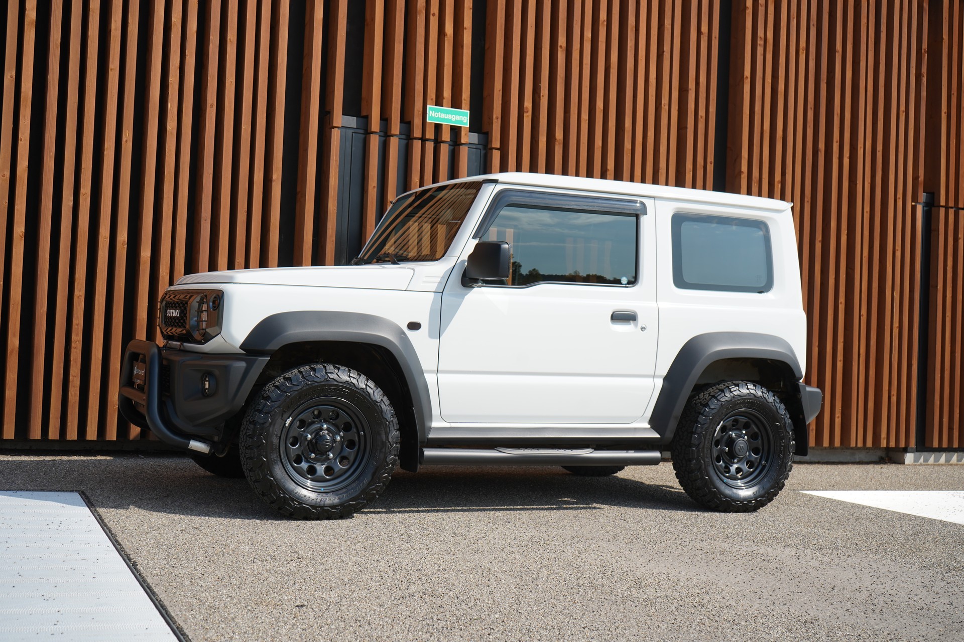 SUZUKI JIMNY 1.5 COMPACT TOP 4x4 AUTOMAT l 102 PS-image-6