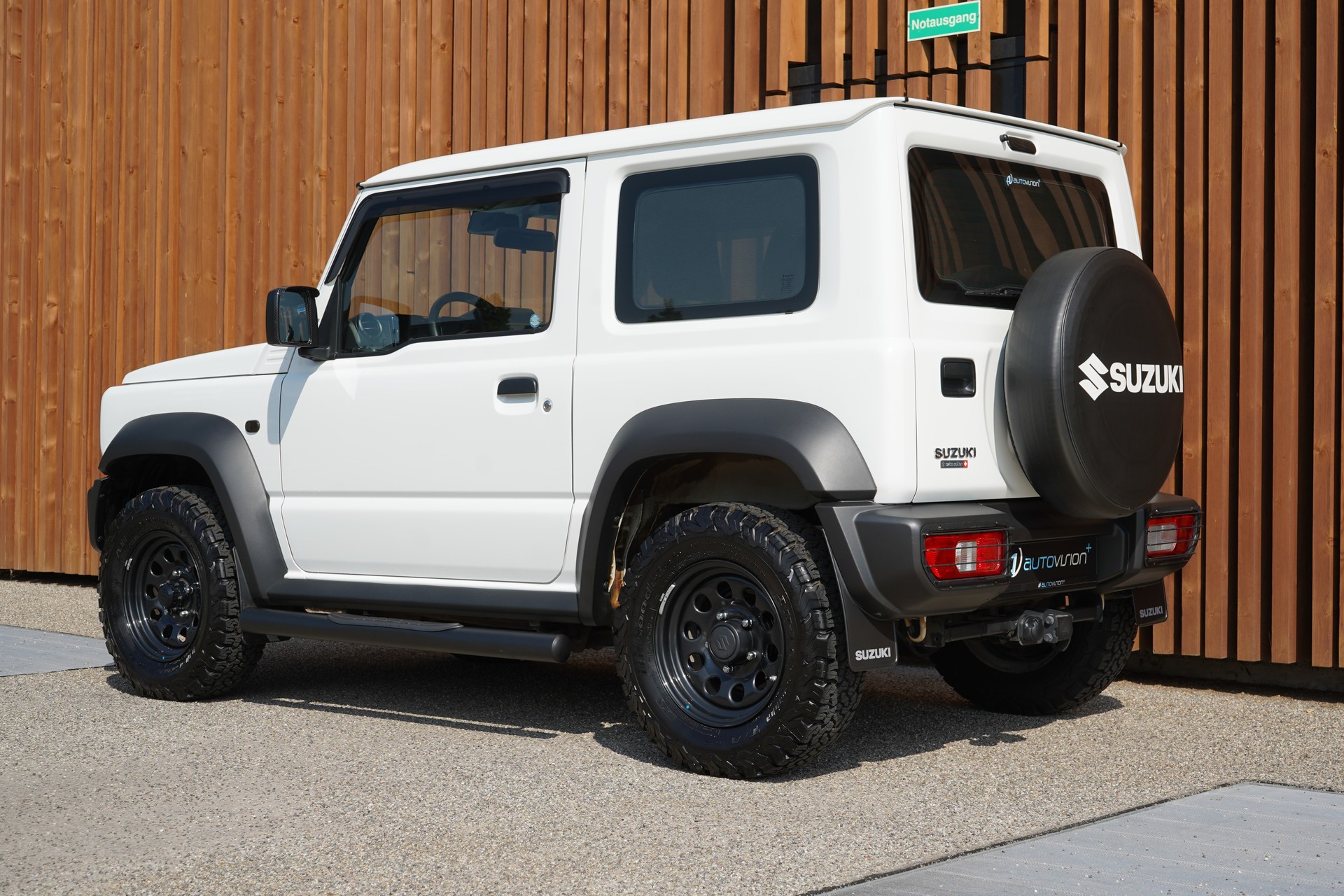 SUZUKI JIMNY 1.5 COMPACT TOP 4x4 AUTOMAT l 102 PS-image-9
