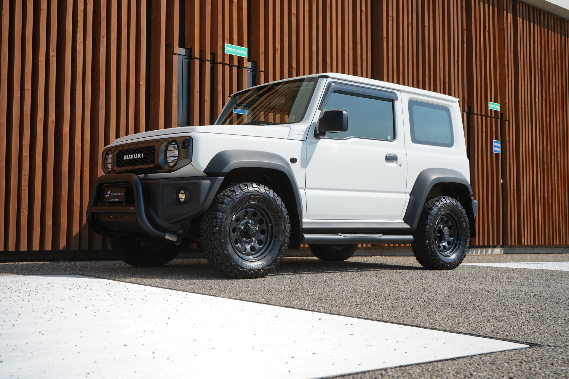 SUZUKI JIMNY 1.5 COMPACT TOP 4x4 AUTOMAT l 102 PS-image-8