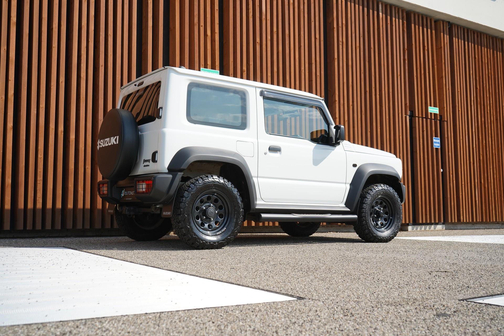 SUZUKI JIMNY 1.5 COMPACT TOP 4x4 AUTOMAT l 102 PS-image-11