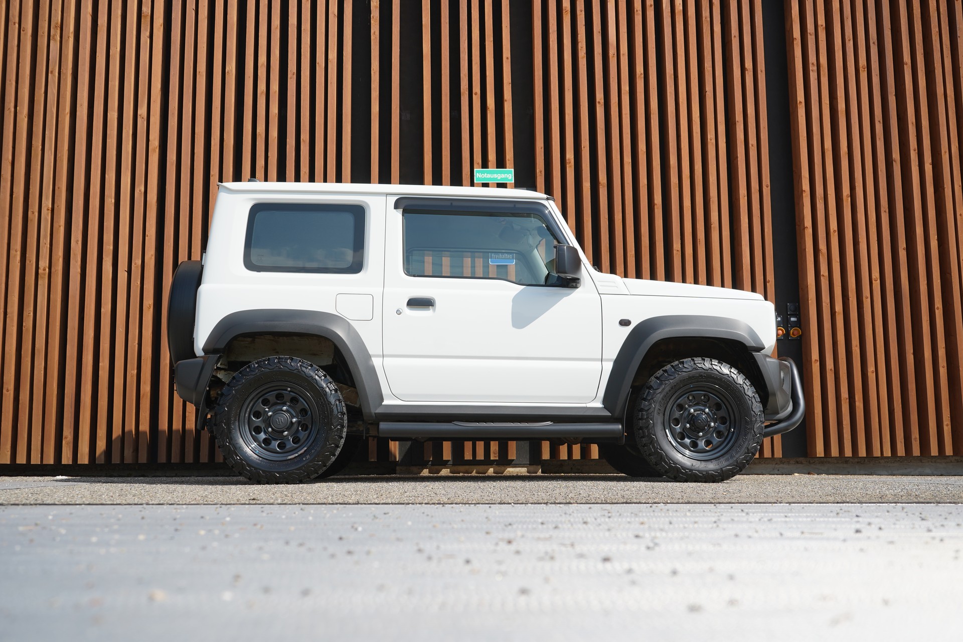 SUZUKI JIMNY 1.5 COMPACT TOP 4x4 AUTOMAT l 102 PS-image-2