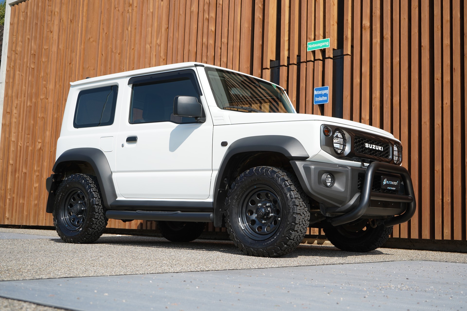 SUZUKI JIMNY 1.5 COMPACT TOP 4x4 AUTOMAT l 102 PS-image-12