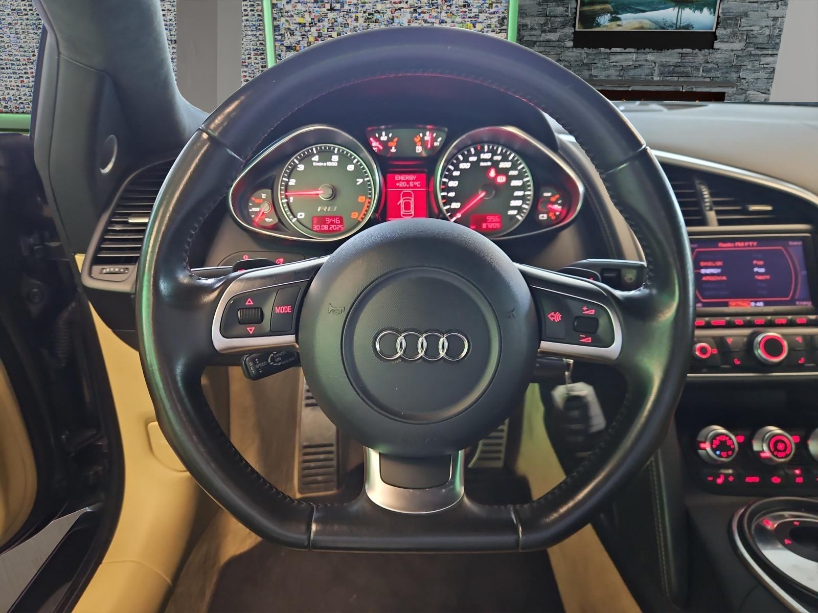 AUDI R8 Coupé 4.2 FSI V8 quattro R-Tronic-image-9