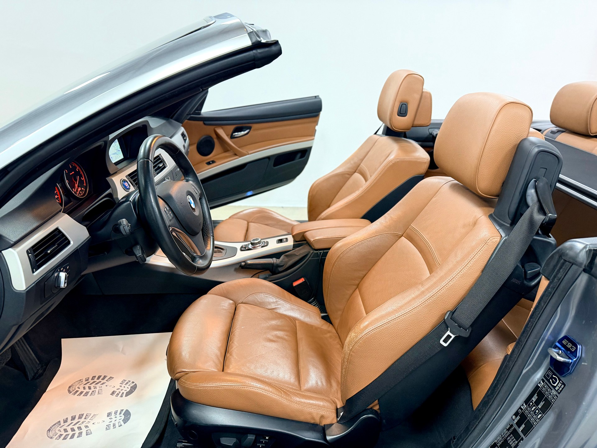 BMW 325d Cabriolet Steptronic-image-10